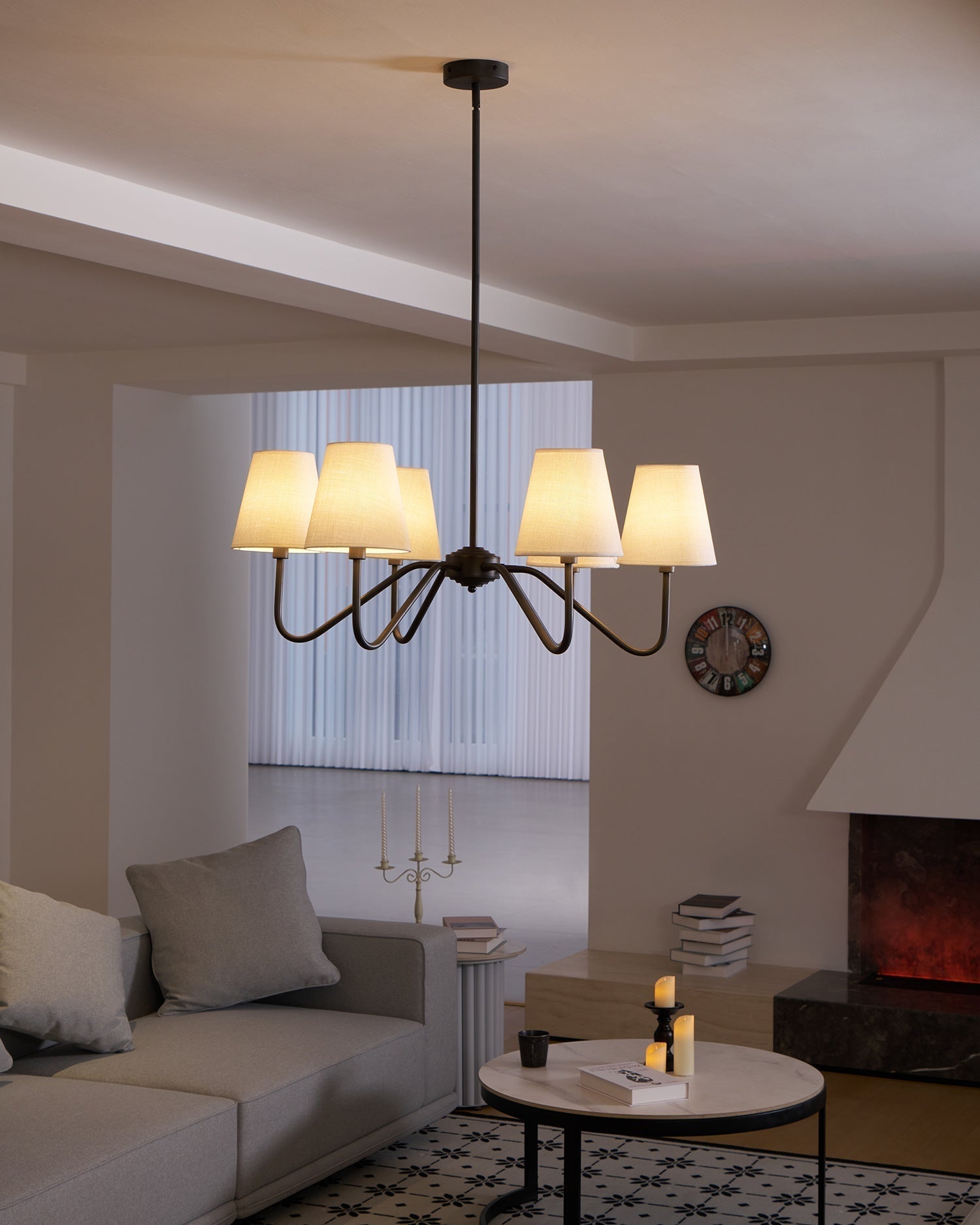 Lassen Lustre Bras Courbés Noirs Moderne