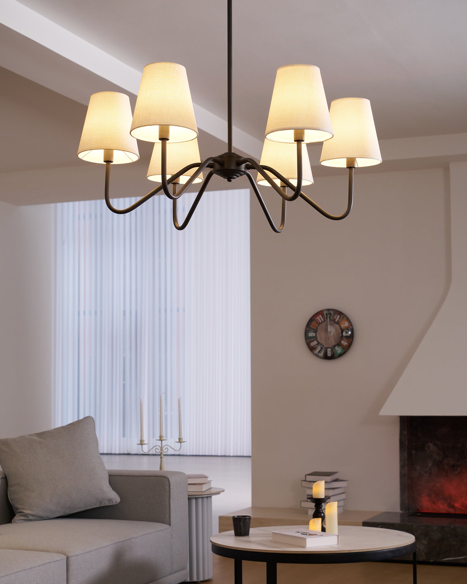 Lassen Lustre Bras Courbés Noirs Moderne