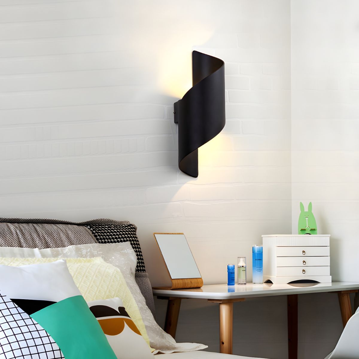 Warrior Modern Minimalist Wall Lamp