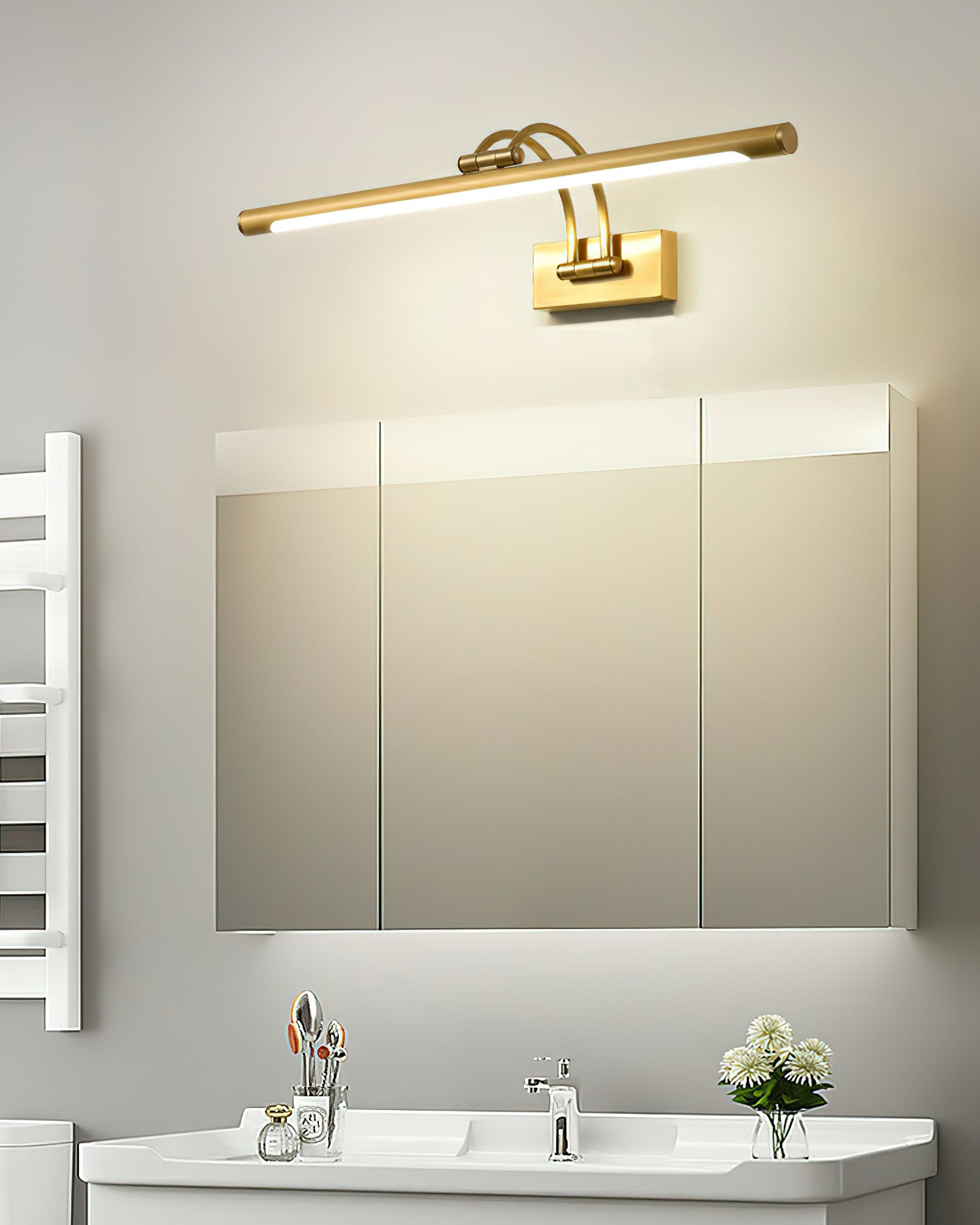 Fergus Applique Murale Linéaire Coiffeuse Laiton