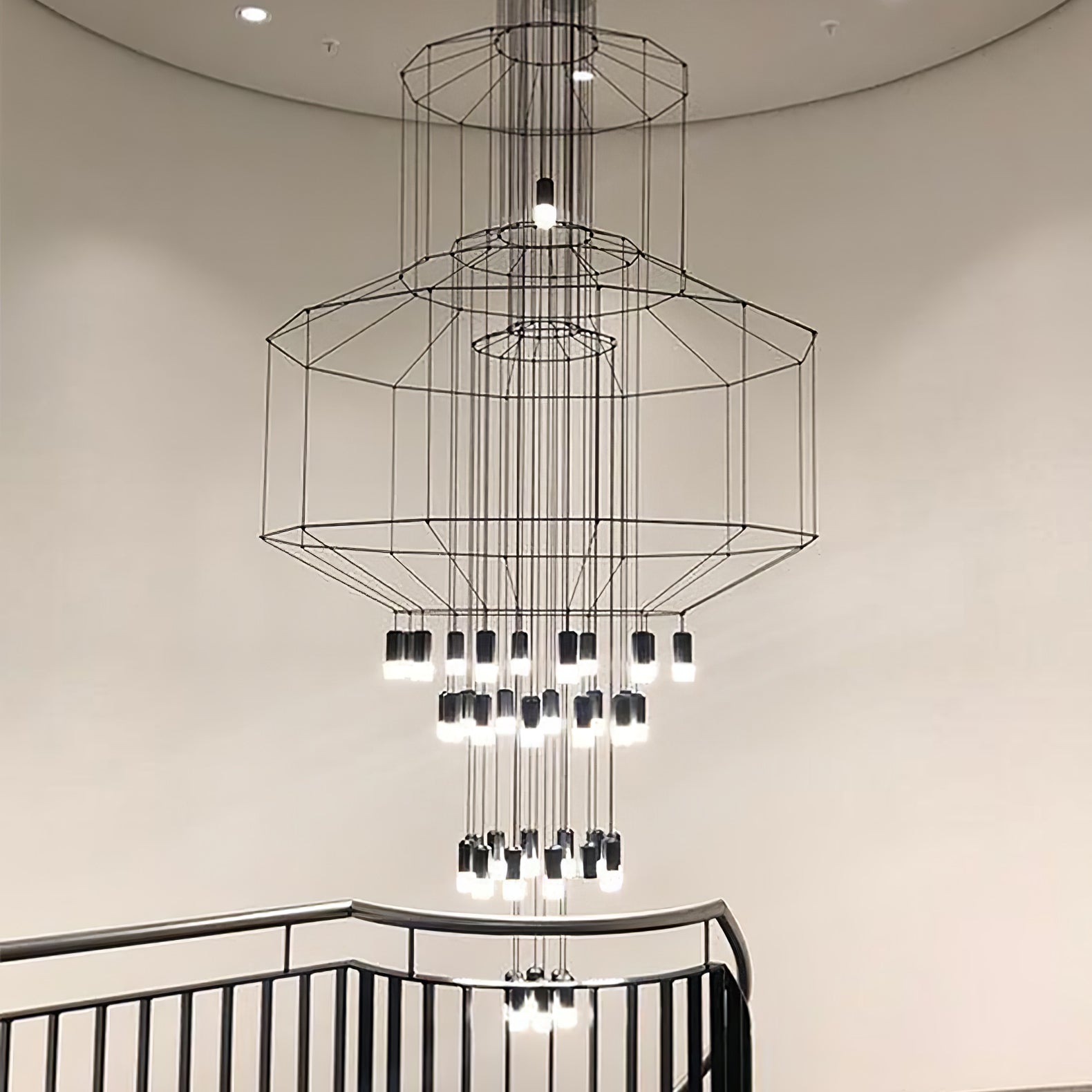 Lustra Lustre Lignes Noir Structure Métallique LED