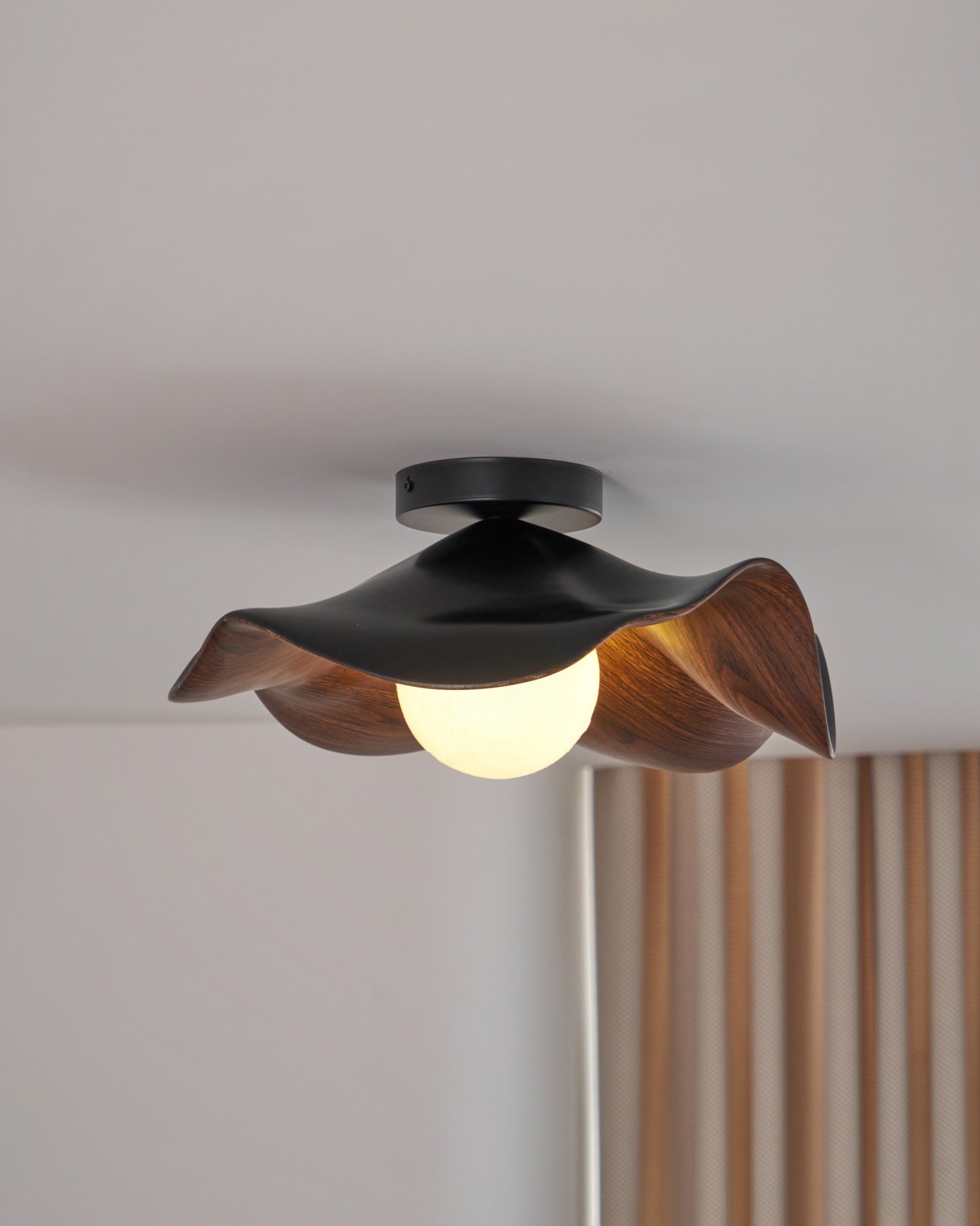Solara Plafonnier Feuille de Lotus avec finition bois et blanc