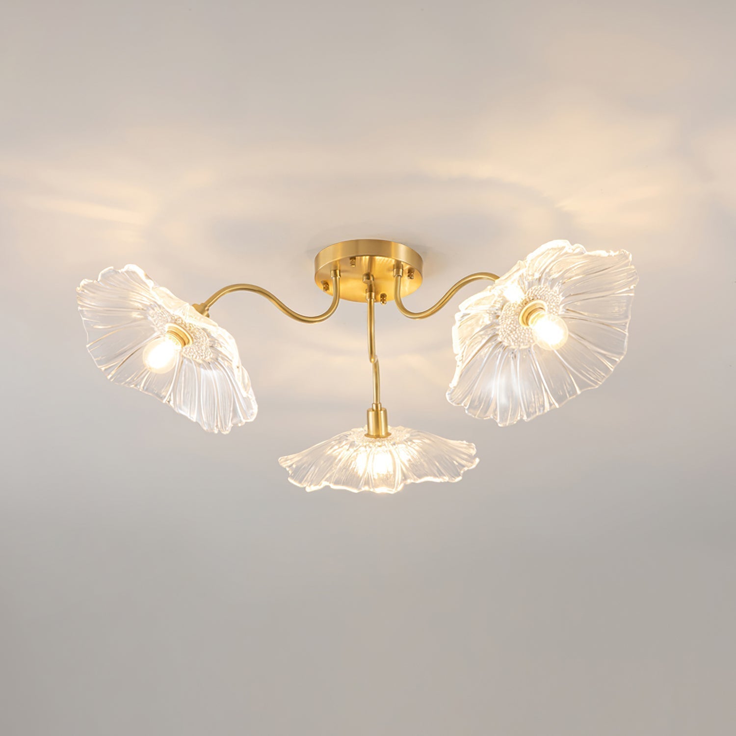 Solara Plafonnier en Verre Feuille avec Laiton Élégant