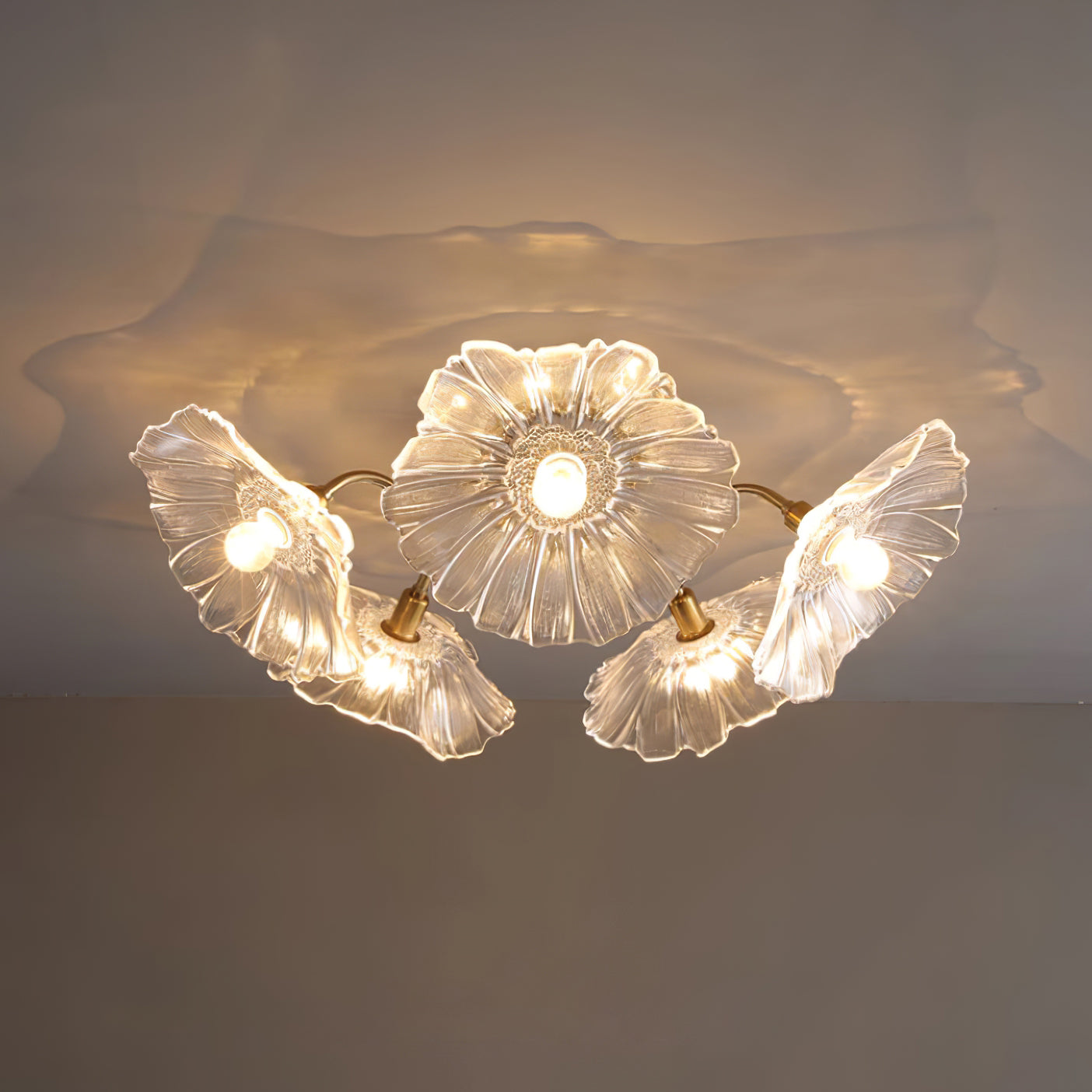 Solara Plafonnier en Verre Feuille avec Laiton Élégant