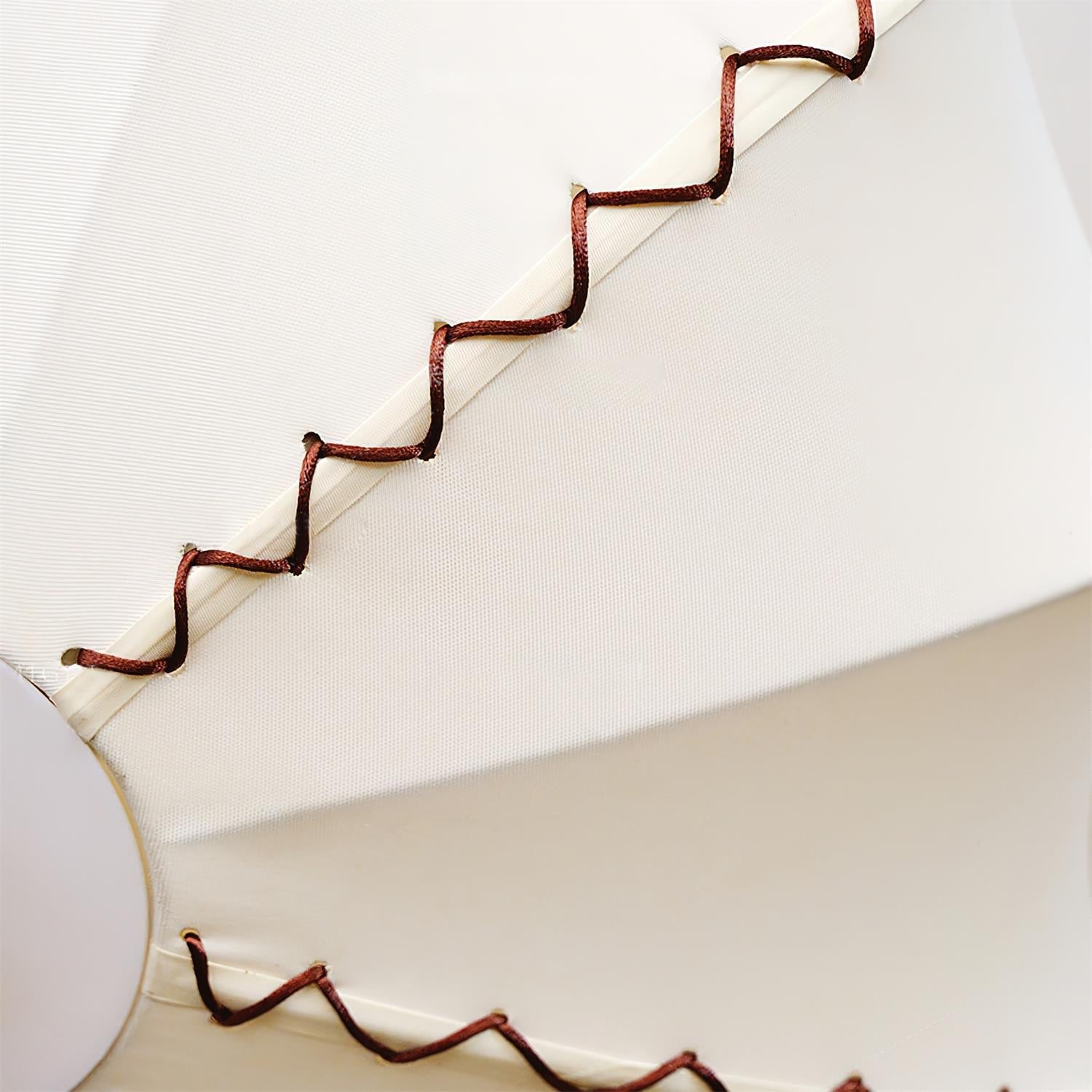 Twirlen Plafonnier en tissu beige avec accents en bois de noyer Artistique