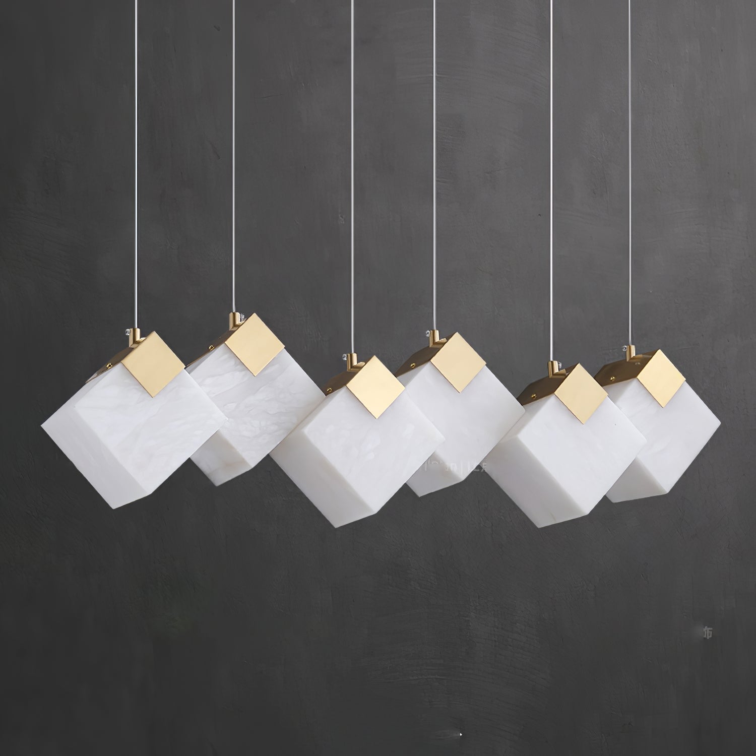 Vevariel Suspension Linéaire en Albâtre