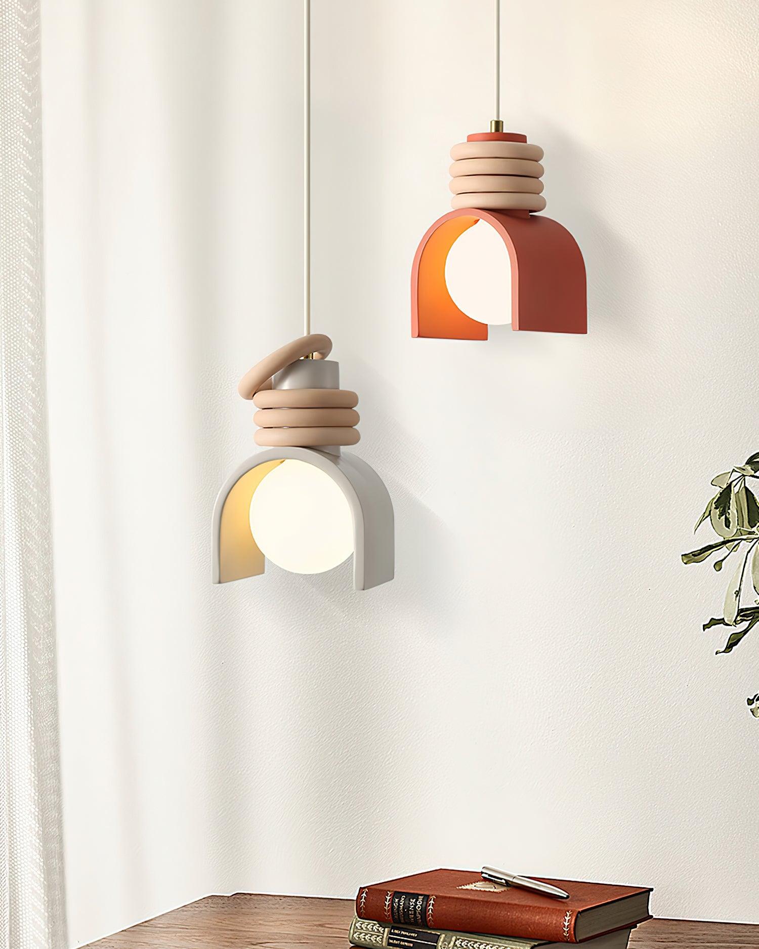Elysin Une suspension avec globe en verre réchauffe les salles à manger Artistiques