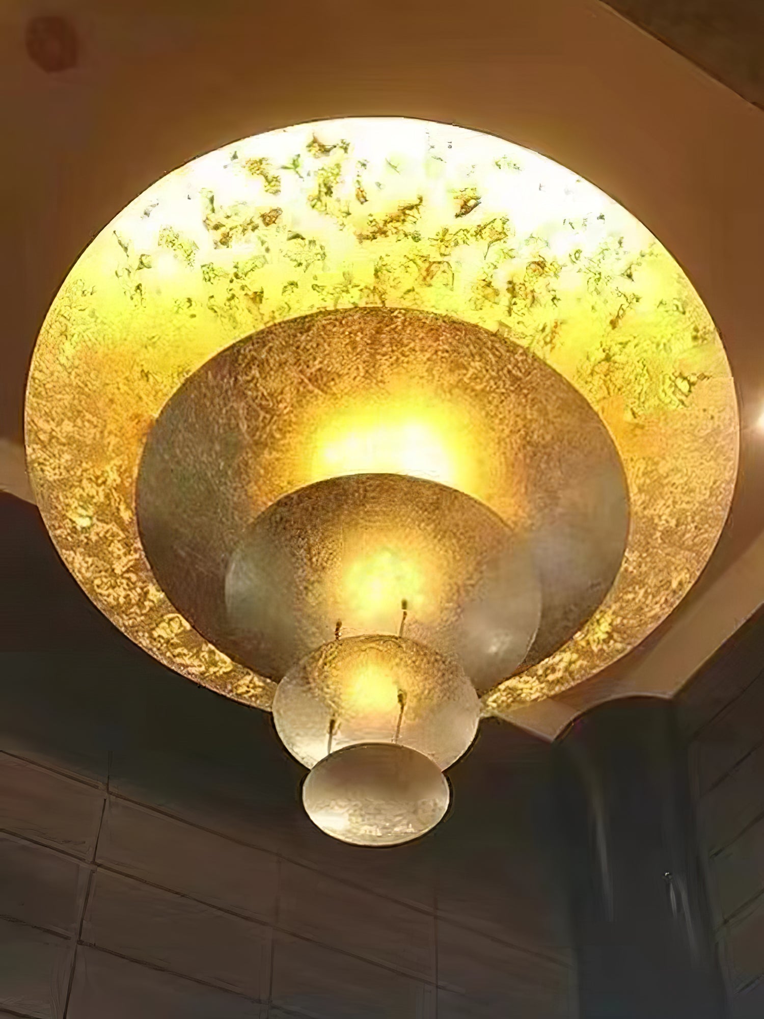 Zathaara Suspension Feuilles d’Or Étagées