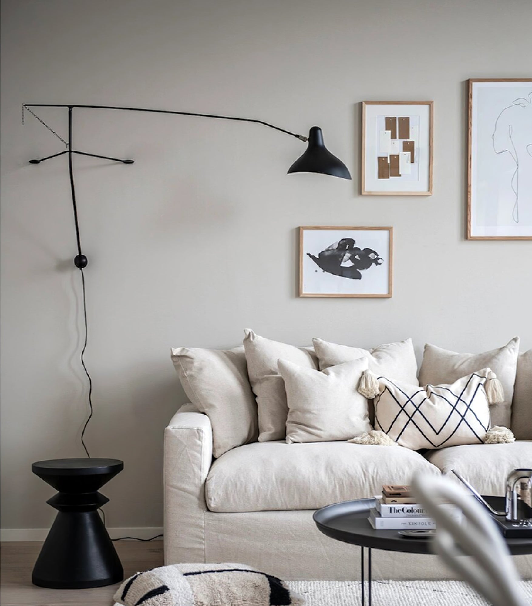 Ivsolarae Modern Minimalist Arm Wall Lamp