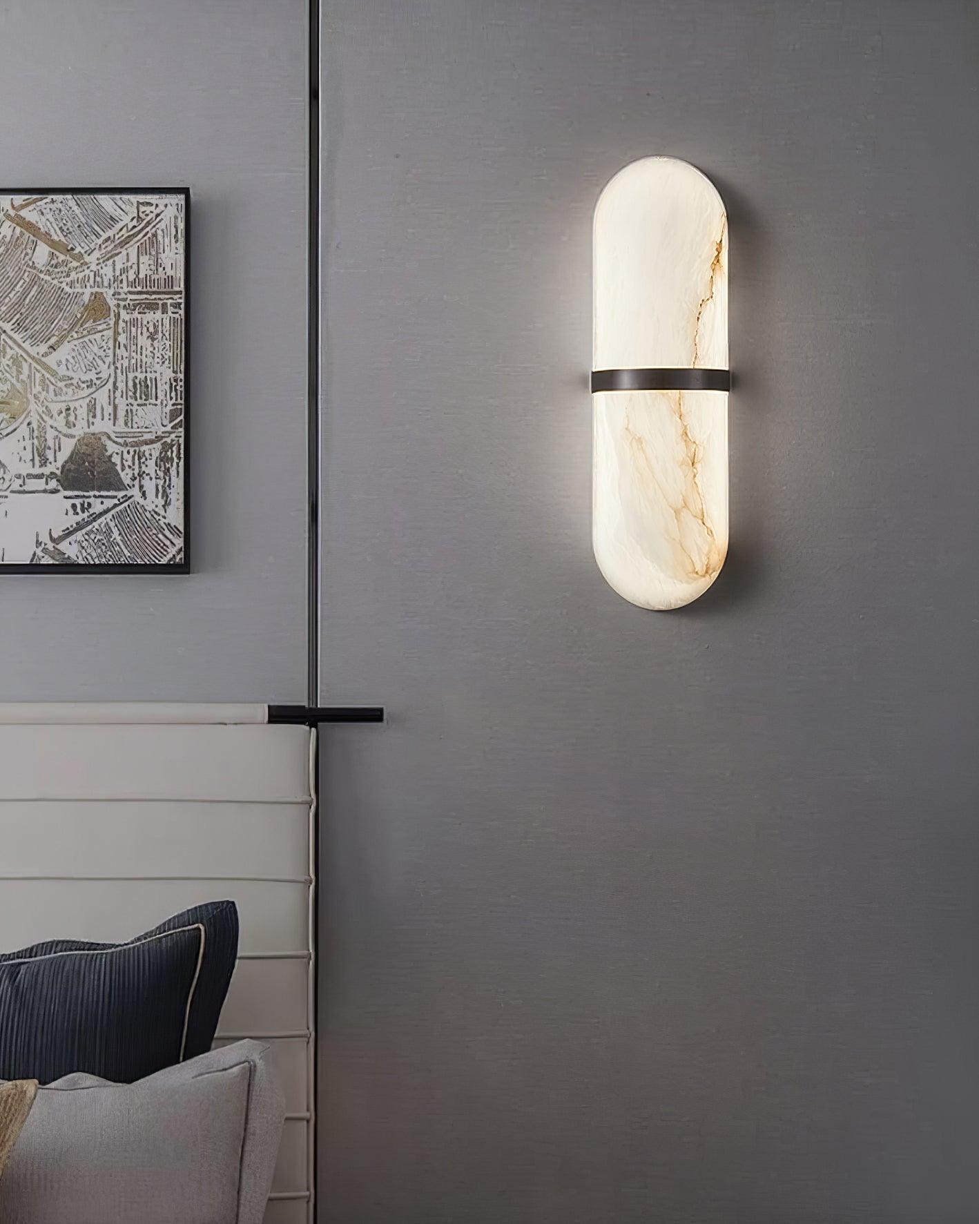 Applique Murale Capsule en Albâtre Bande en Laiton Lueur Ambiante Luxe Douce