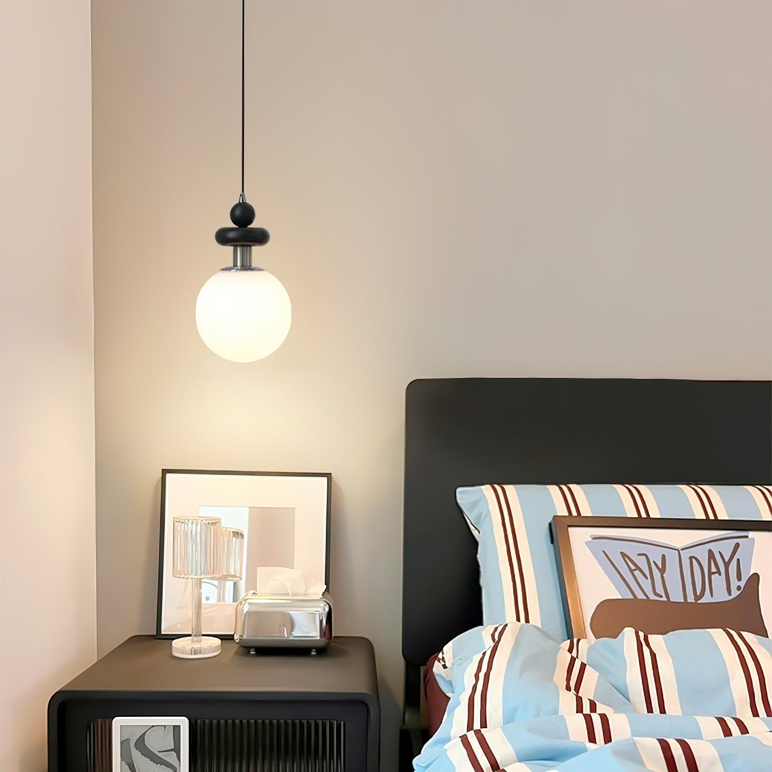 Marra Globe Suspension Mat Bois Givré