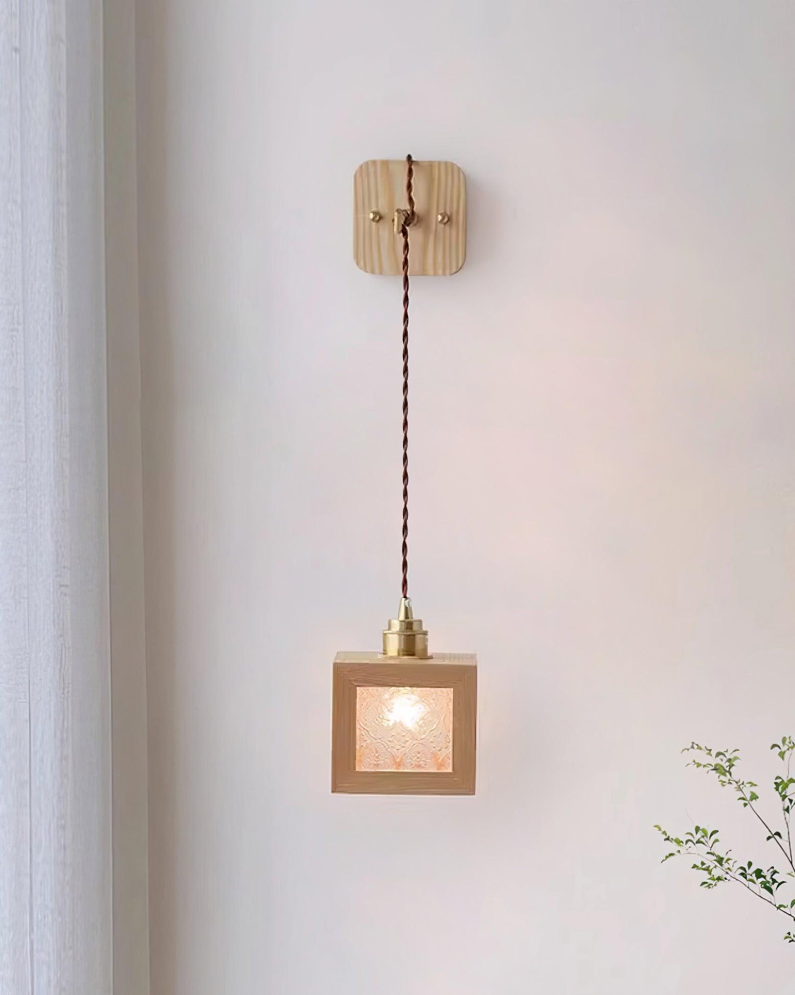 Matilda Applique Murale Cube en Bois