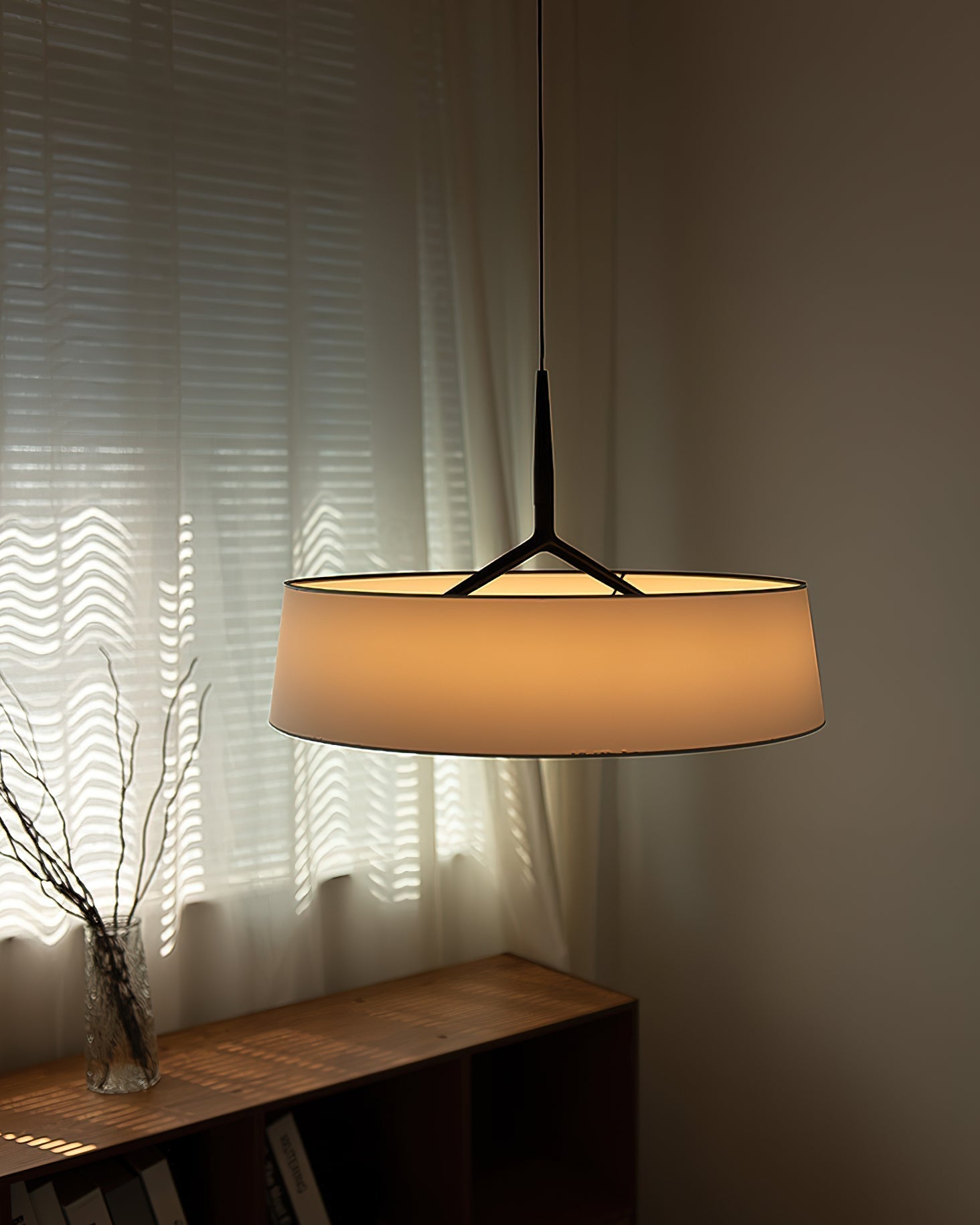Virelli Suspension Abat-jour en Tissu Blanc Tambour Tige Noire Élégante Moderne