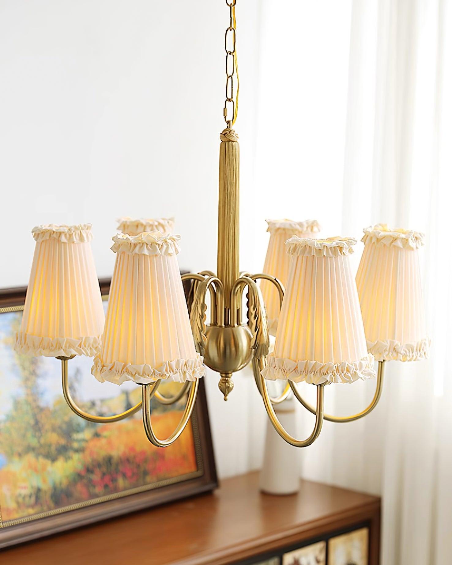 Faylin Lustre Vintage en Laiton avec Abat-jours Plissés