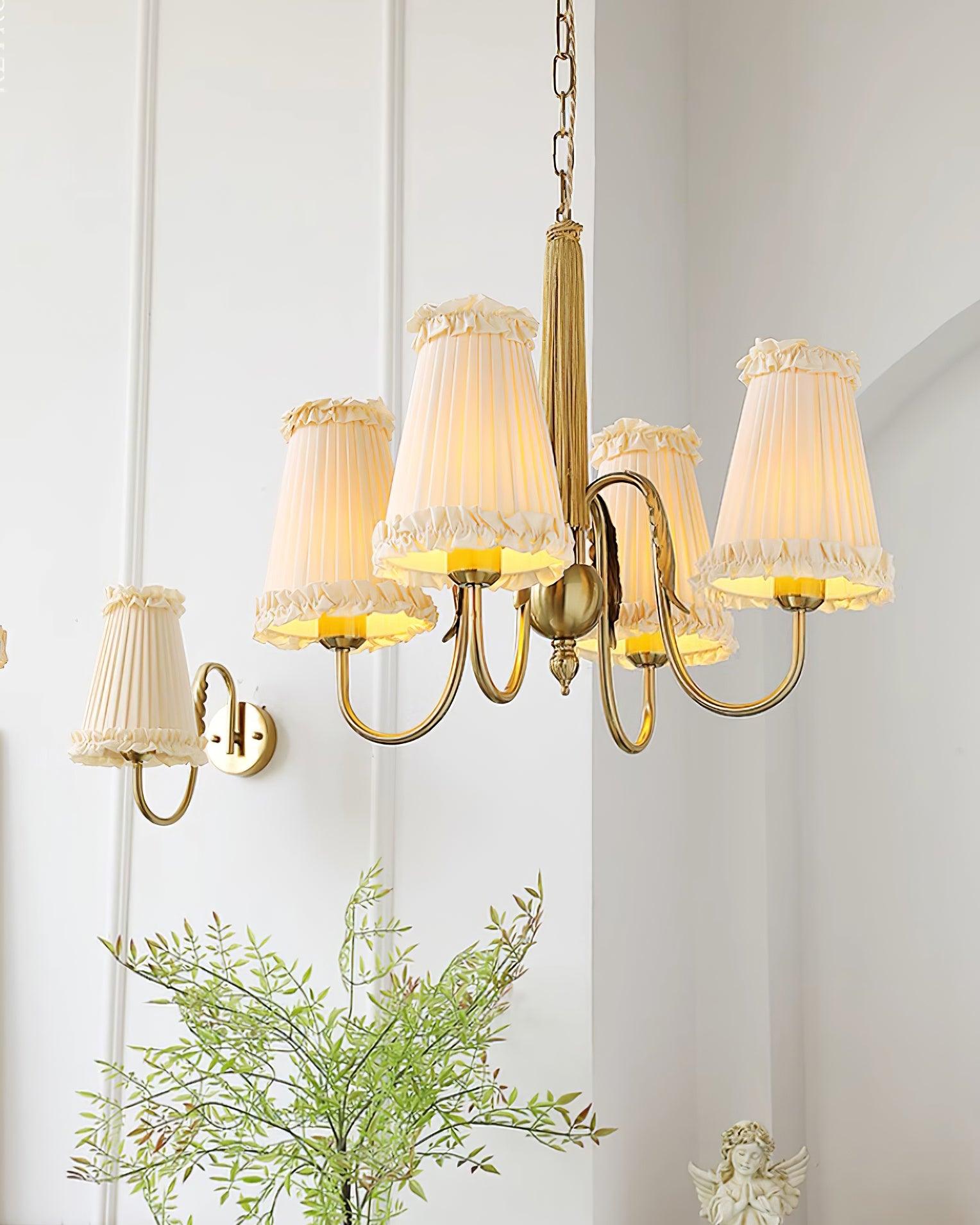 Faylin Lustre Vintage en Laiton avec Abat-jours Plissés