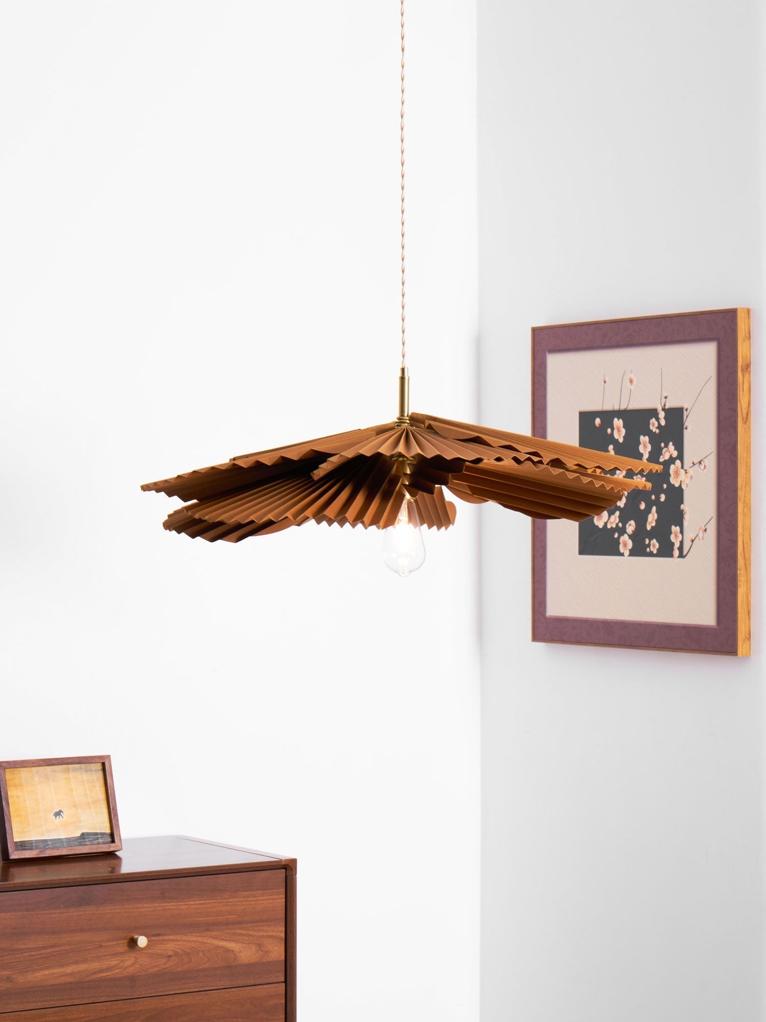 Pendant Lampe Avec Abat-jour Pétale en Papier Kraft Plissé Ambiance Chaleureuse