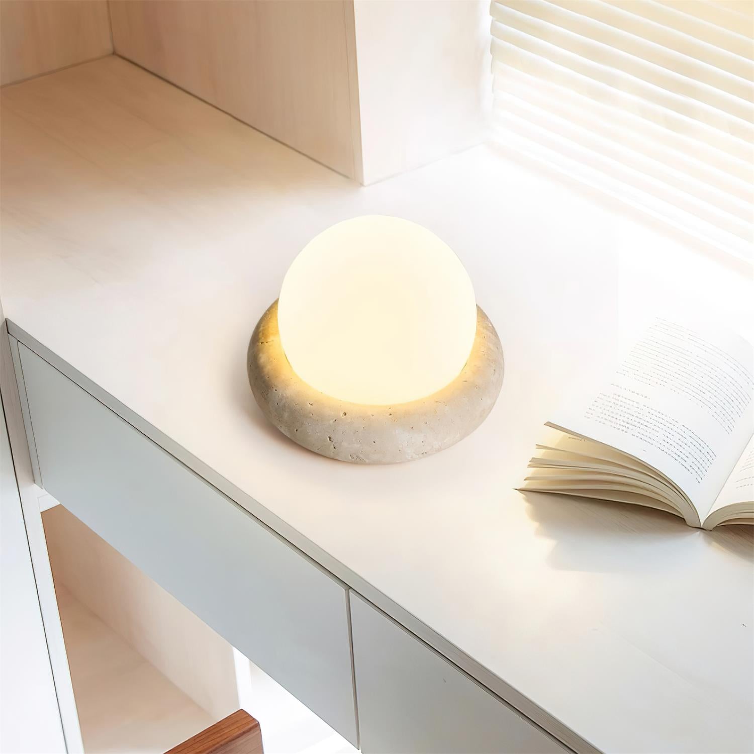 Riita Lampe de Table Mini Globe en Travertin Maga