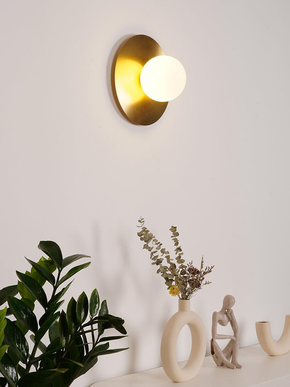 Godfrey Applique Murale Ronde Art Minimaliste en Laiton et Verre