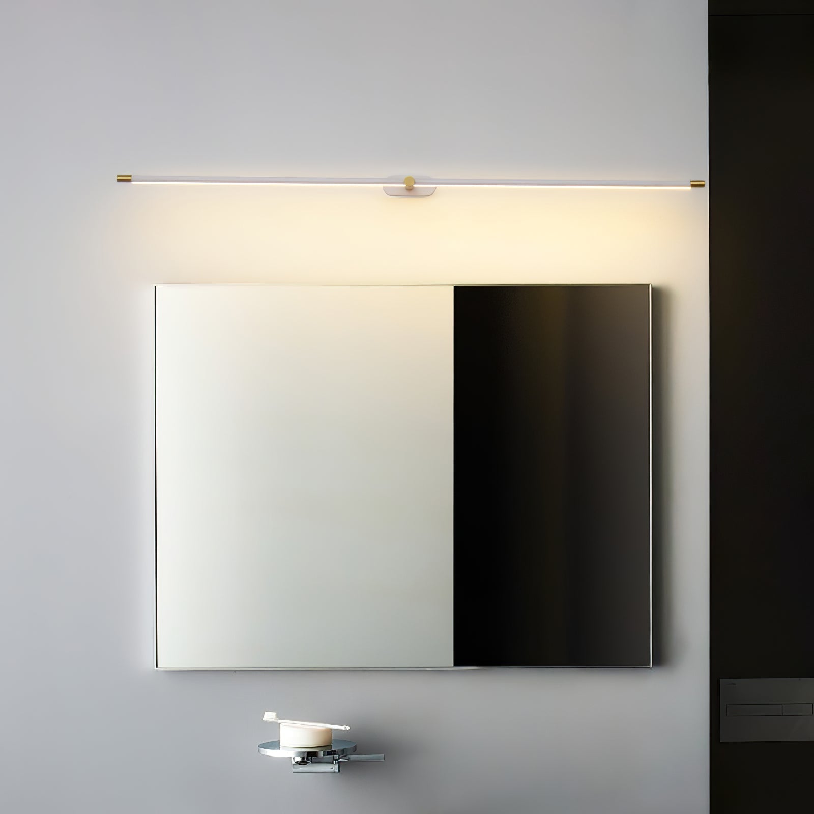 Lustra Wall Lamp Linear Plug-in