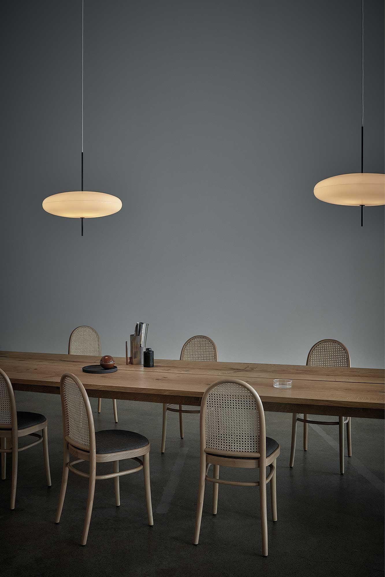Lustra Suspension Noir Peint Réuni pour Salon
