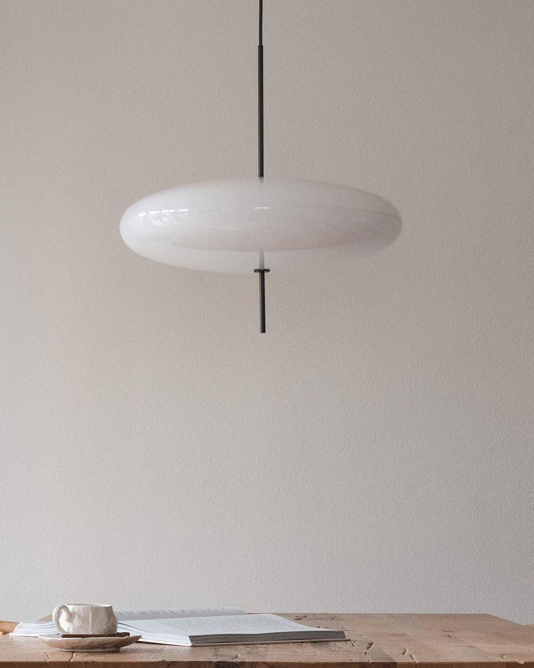 Lustra Suspension Noir Peint Réuni pour Salon