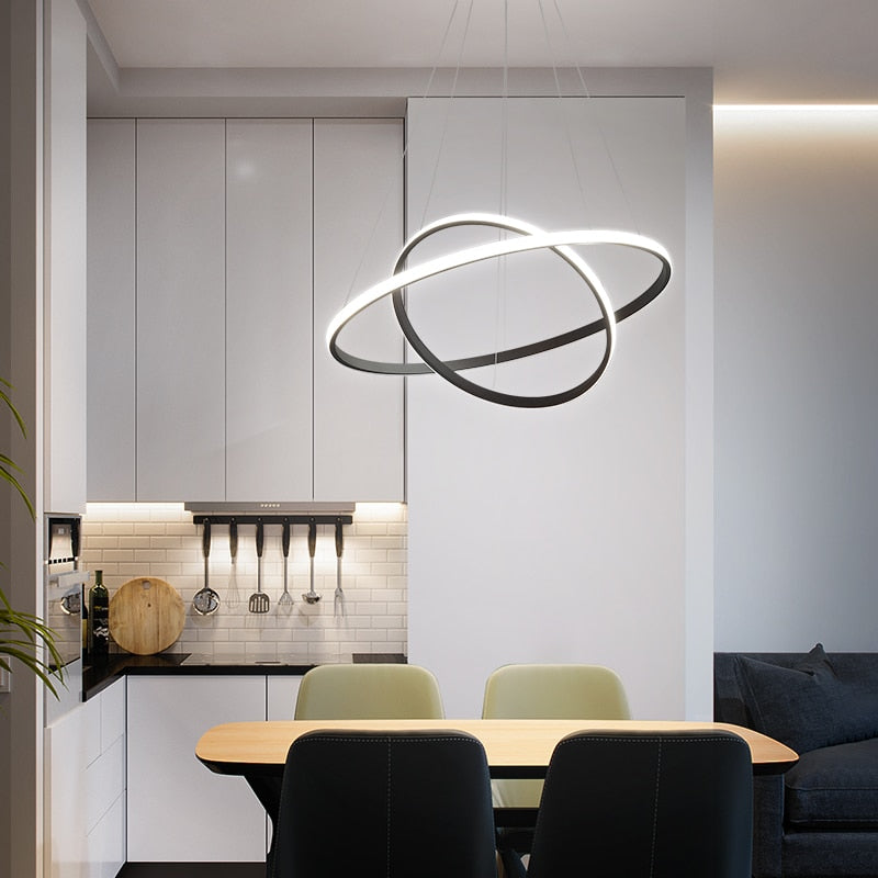 Zin Suspension Anneau Moderne Noir/Blanc/Doré. Salon