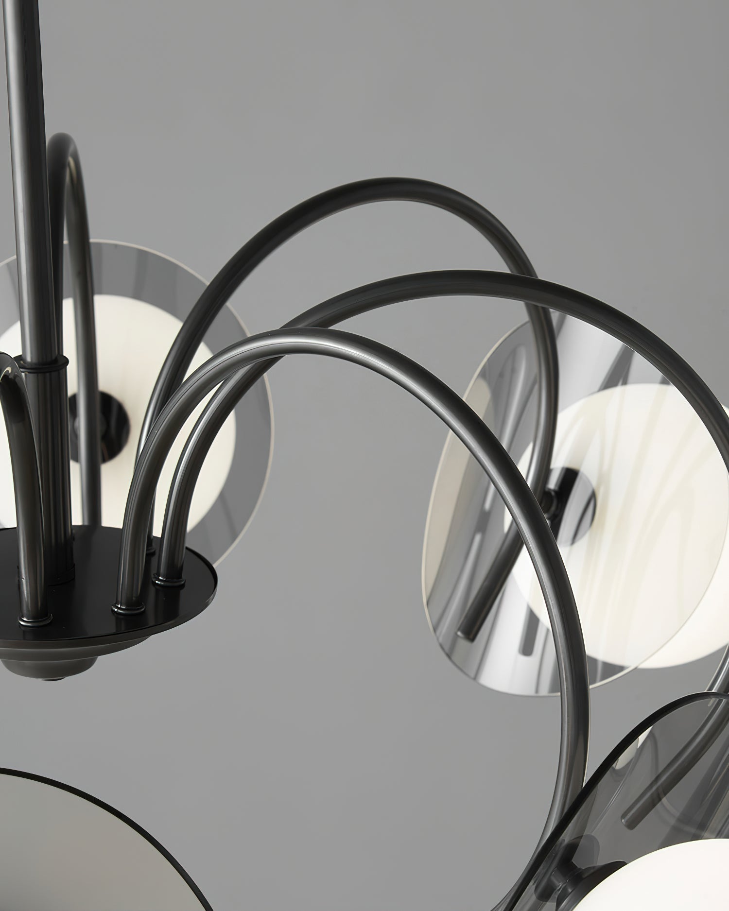 Aurora Lustre Globe Bras Sculptural