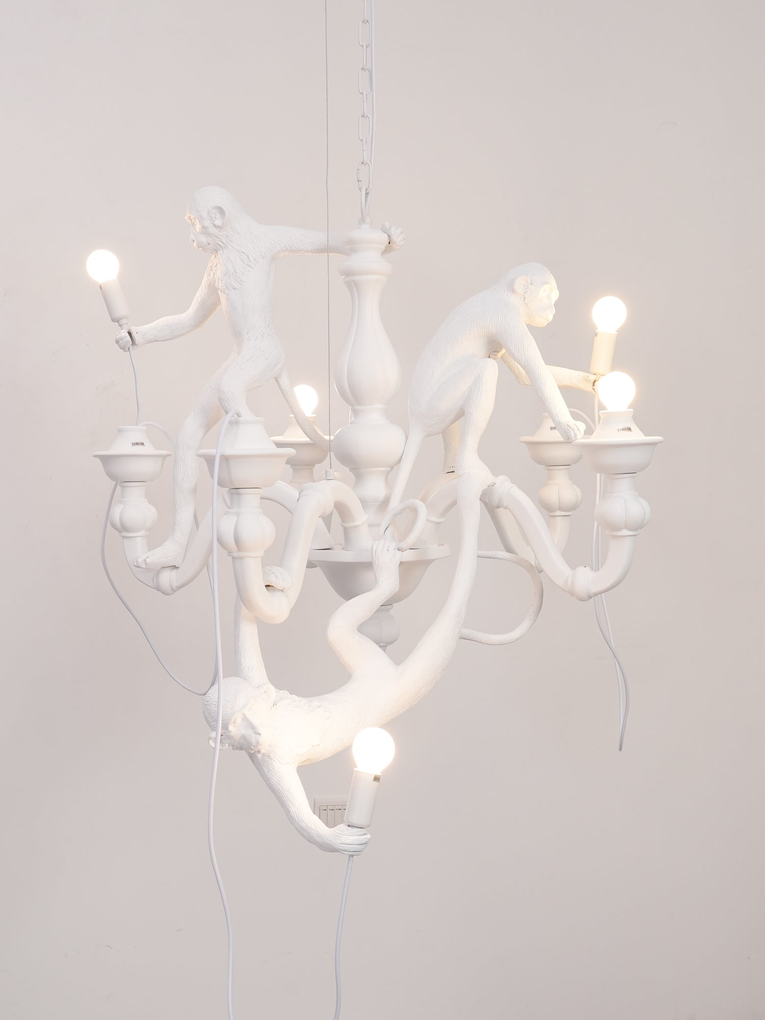 Lustra Lustre Singe Noir Sculpture Ludique