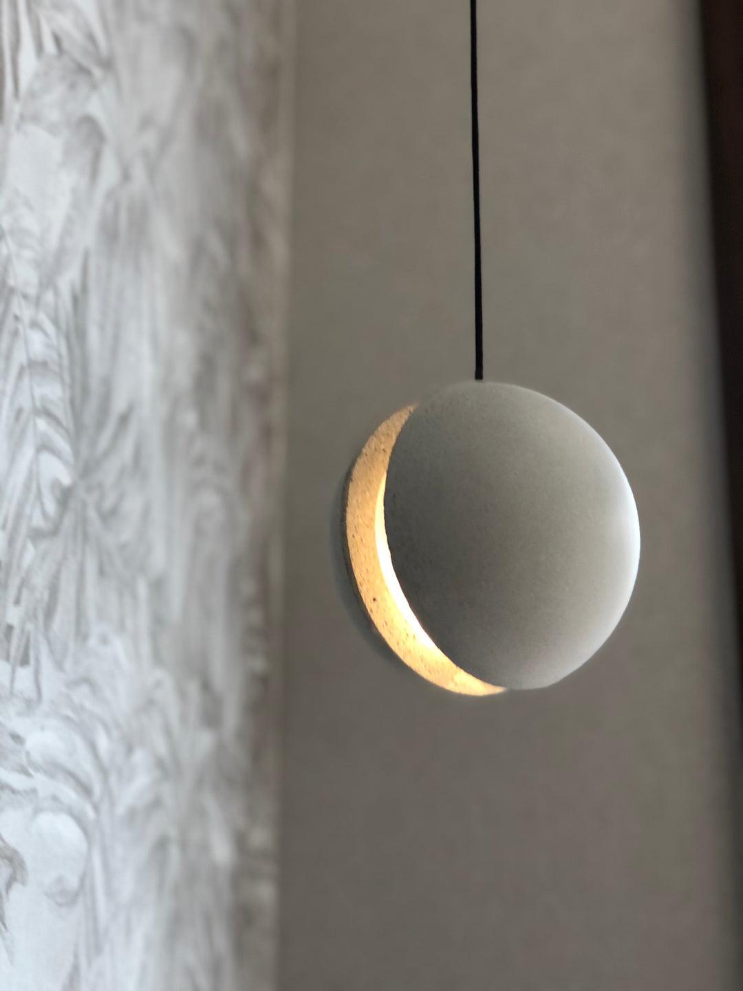 Solara Suspension Sphère en Béton Lune Minimaliste