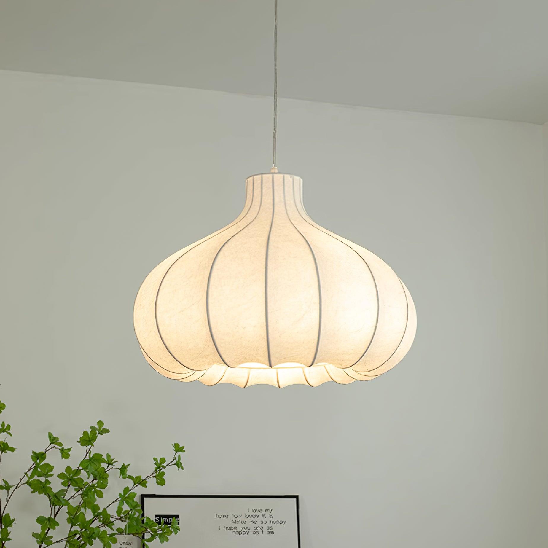 Silky Suspension avec Abat-jour en Soie Plissée Blanc Elégant