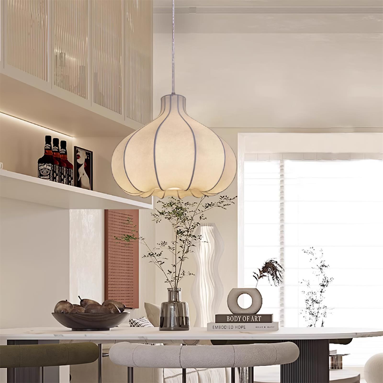 Silky Suspension avec Abat-jour en Soie Plissée Blanc Elégant