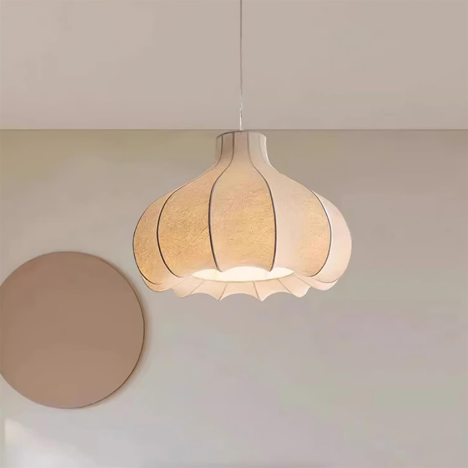 Silky Suspension avec Abat-jour en Soie Plissée Blanc Elégant