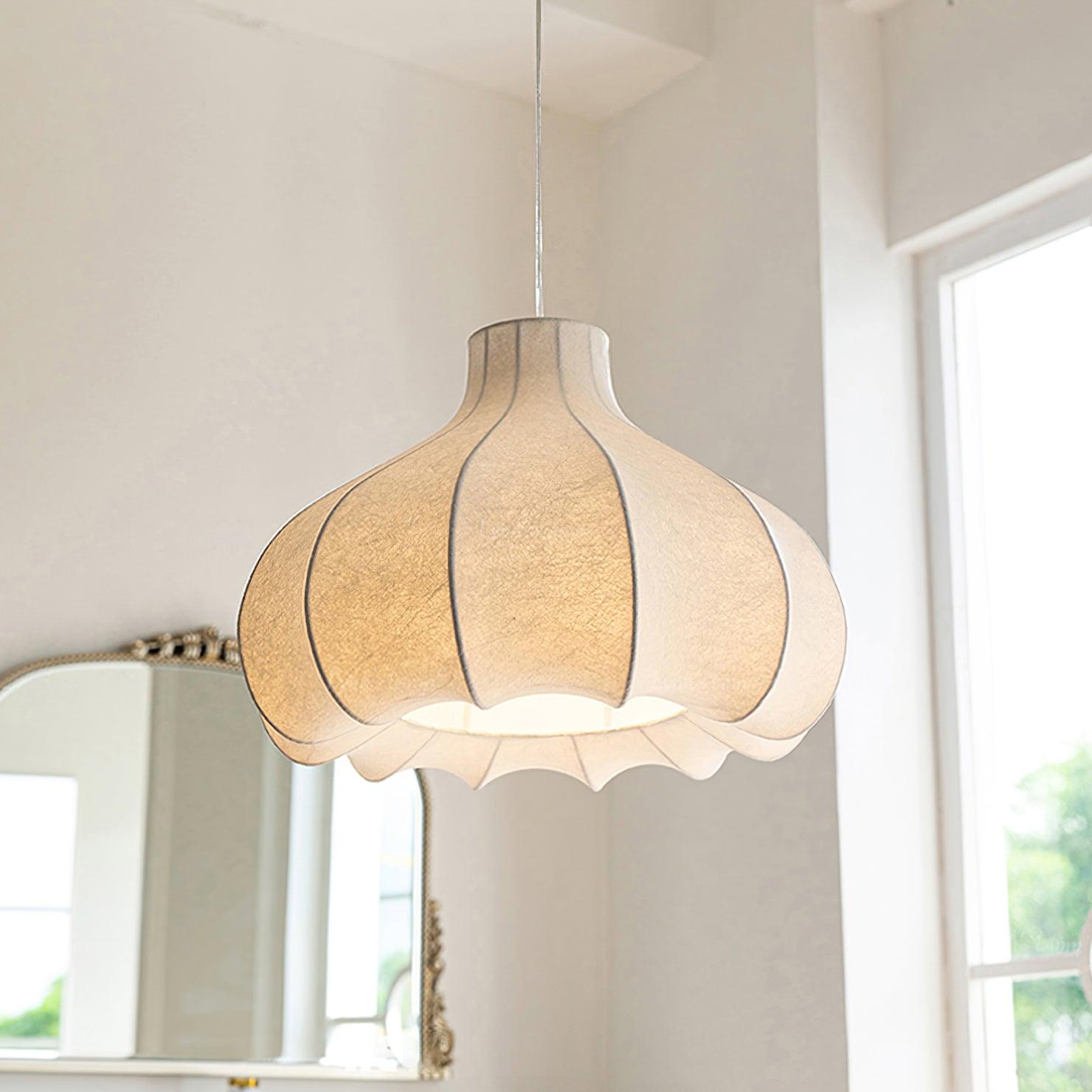 Silky Suspension avec Abat-jour en Soie Plissée Blanc Elégant