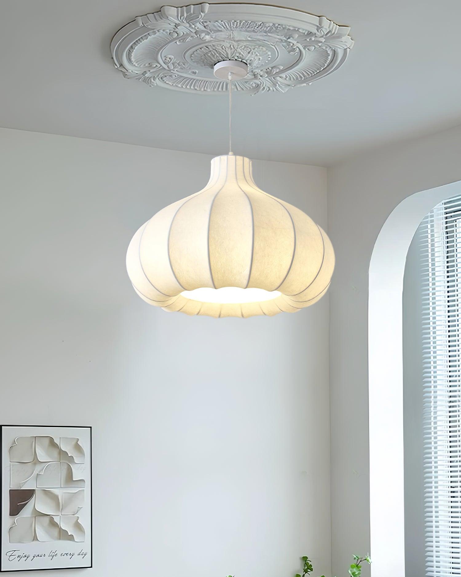 Silky Suspension avec Abat-jour en Soie Plissée Blanc Elégant