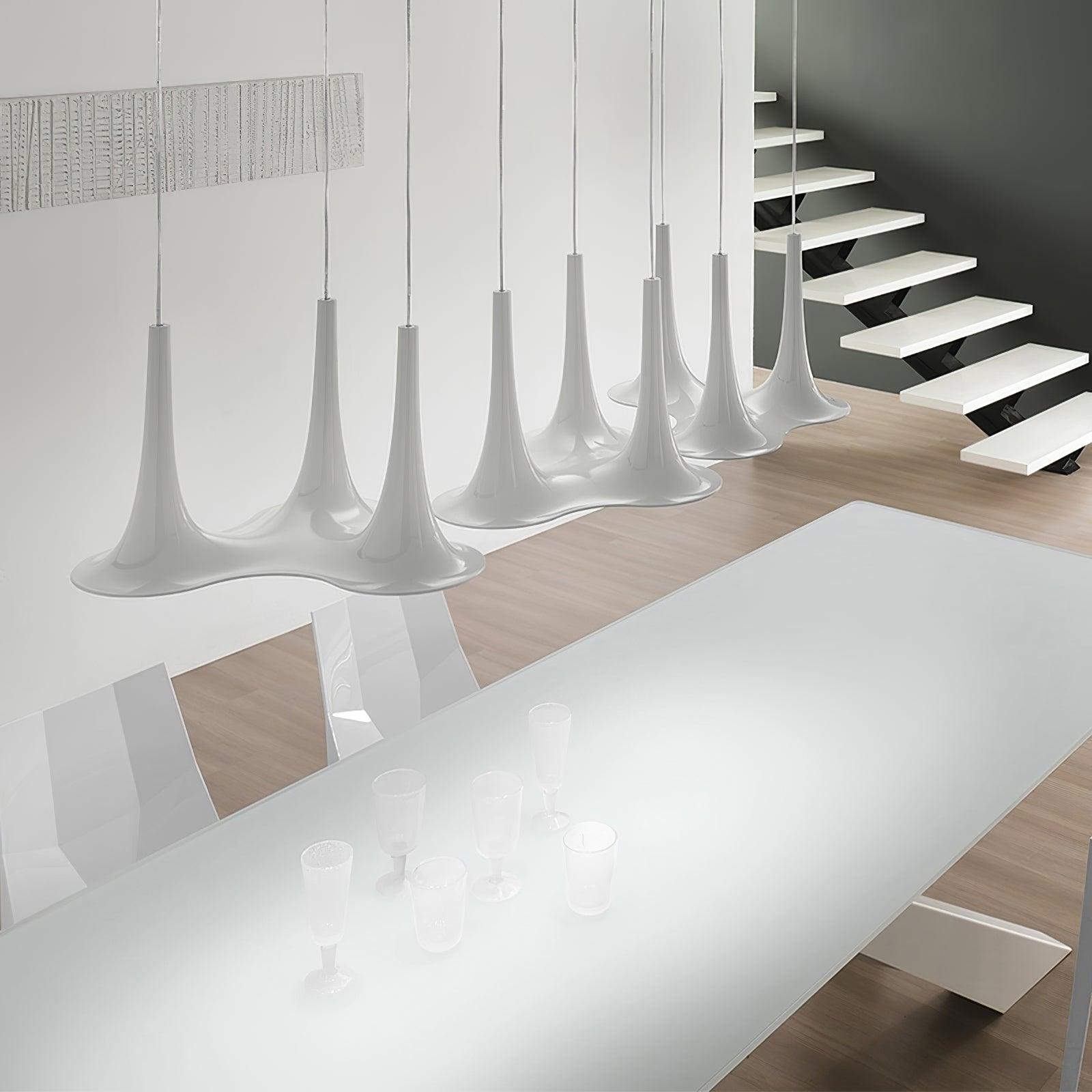 Solara Lampe suspendue en acrylique en forme de trompette contemporaine