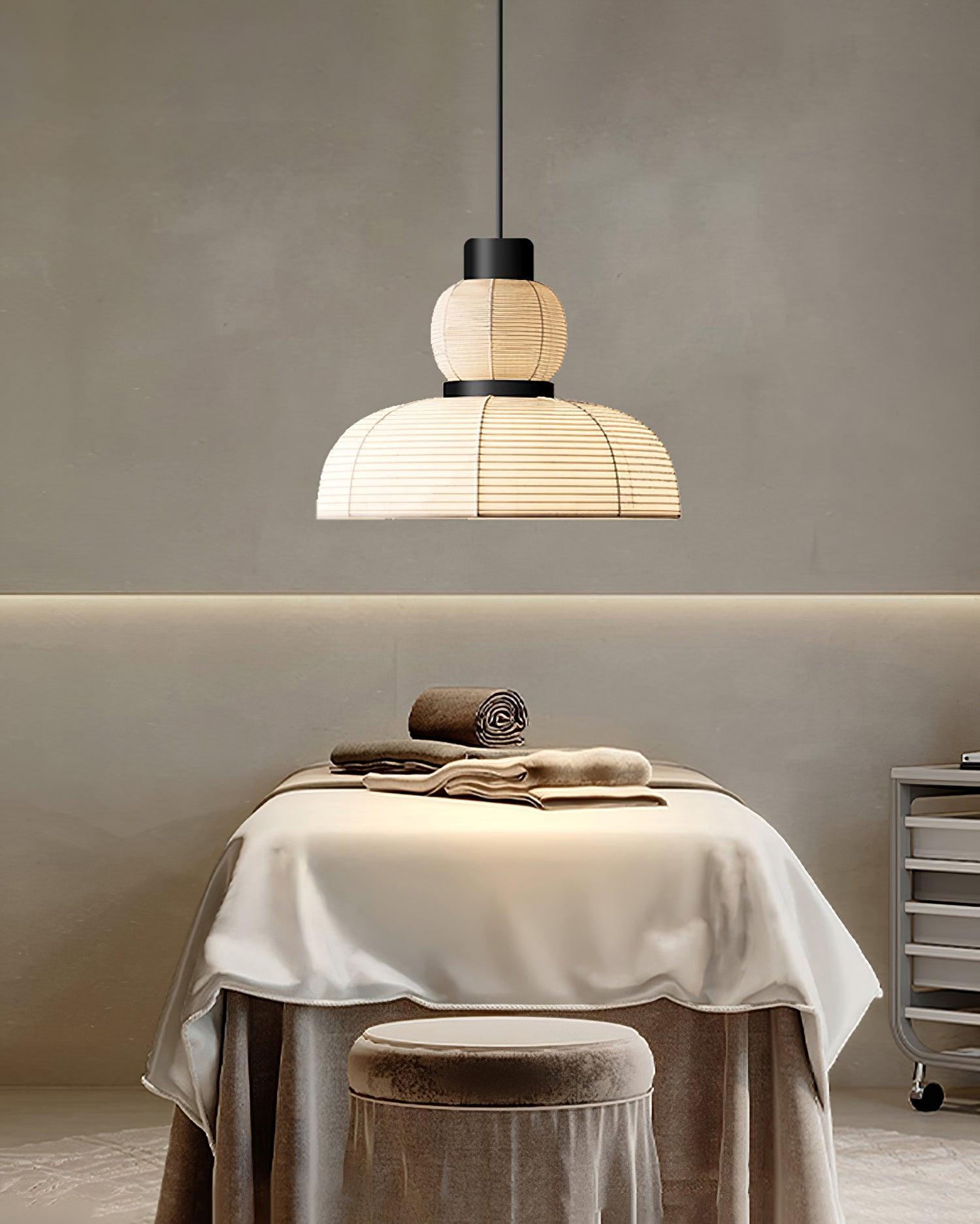Suspension Abat-jour en Tissu Blanc Câble Noir Lueur Ambiante Douce