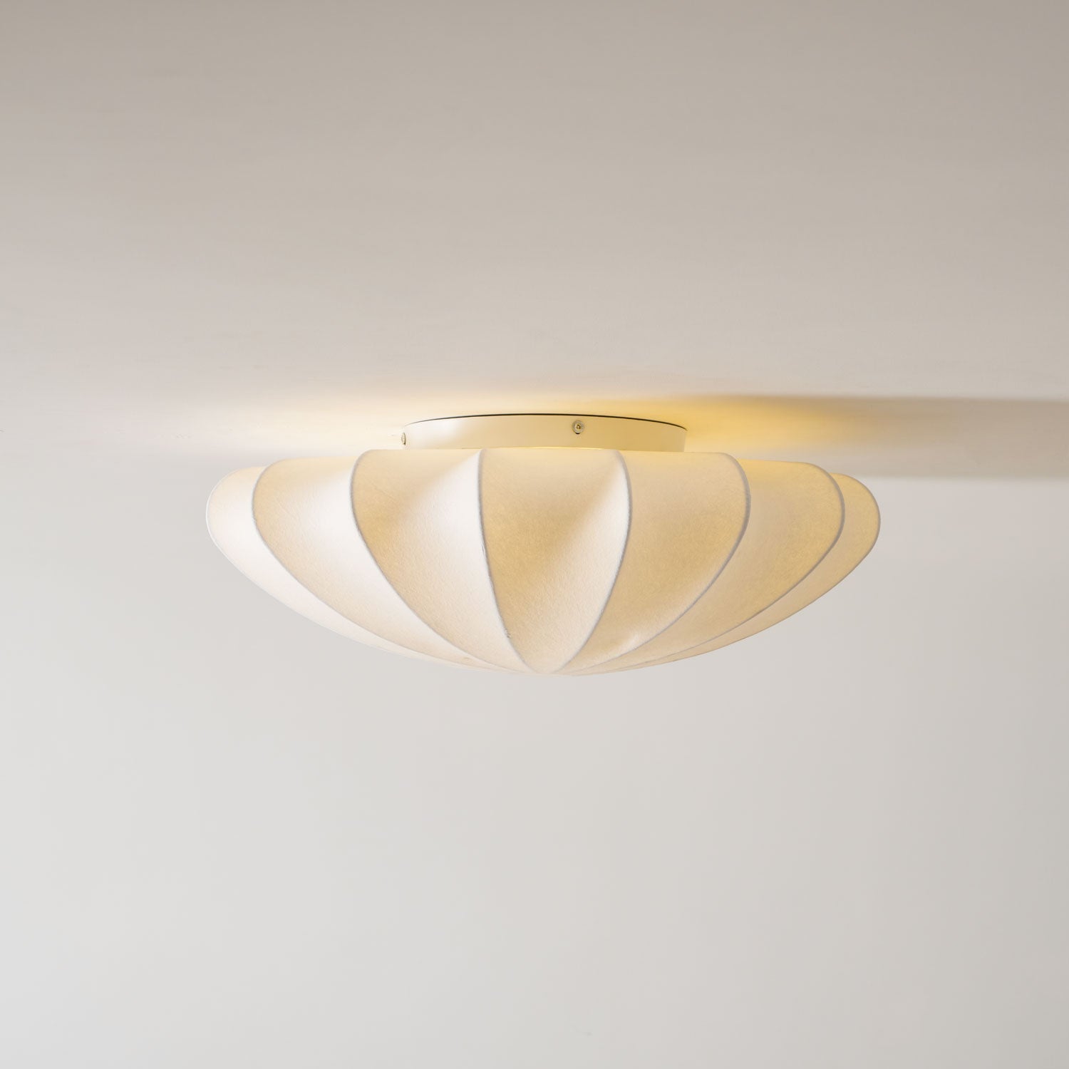 Solara Plafonnier Tissu Coquillage Sculptural Élégant