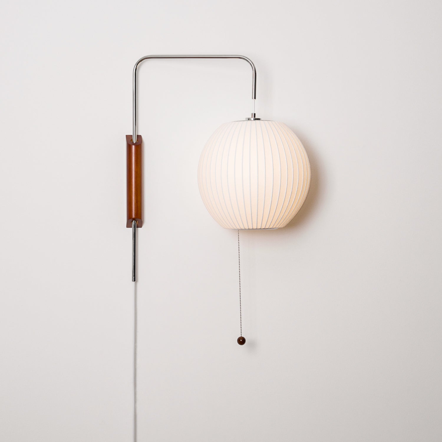 Lustra Wall Sconce Walnut Ball