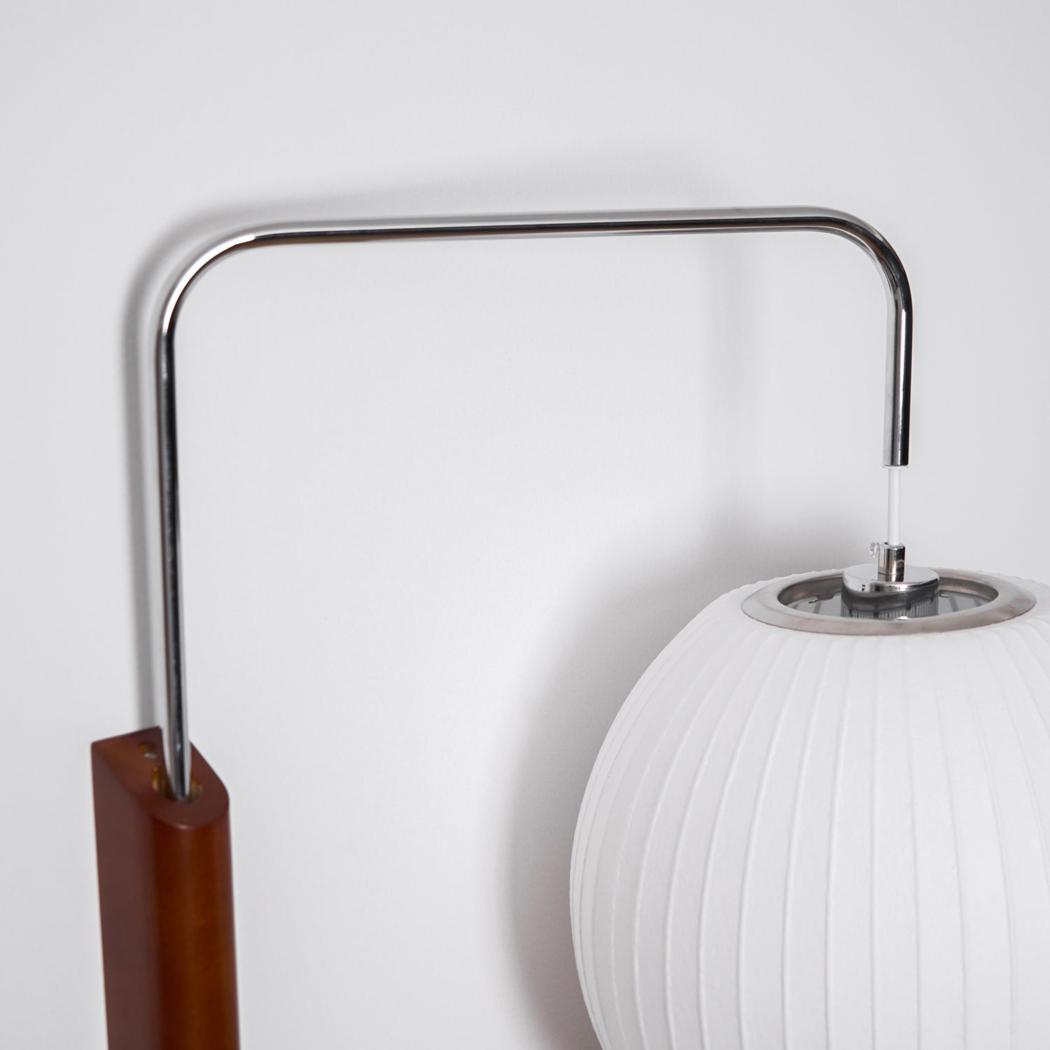Lustra Wall Sconce Walnut Ball