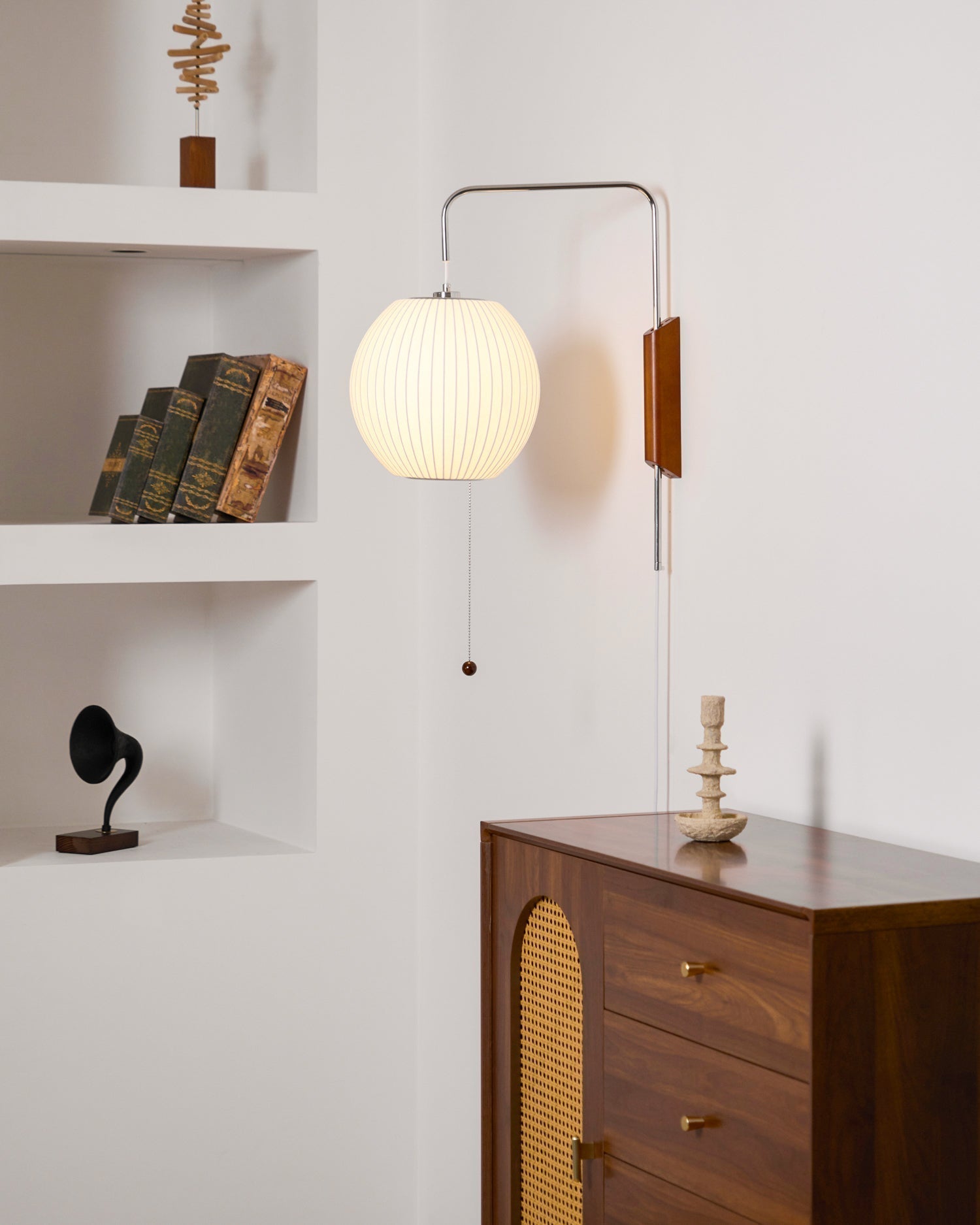 Lustra Wall Sconce Walnut Ball