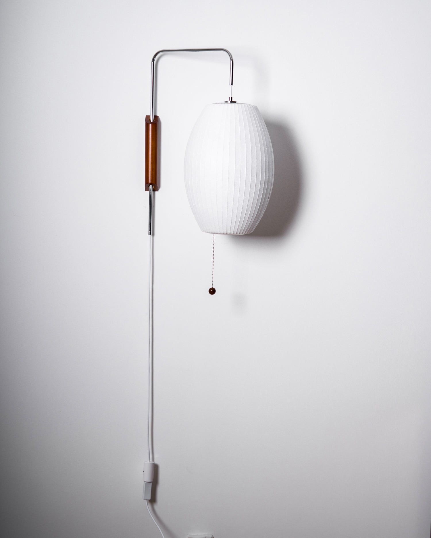 Lustra Wall Sconce Walnut Ball