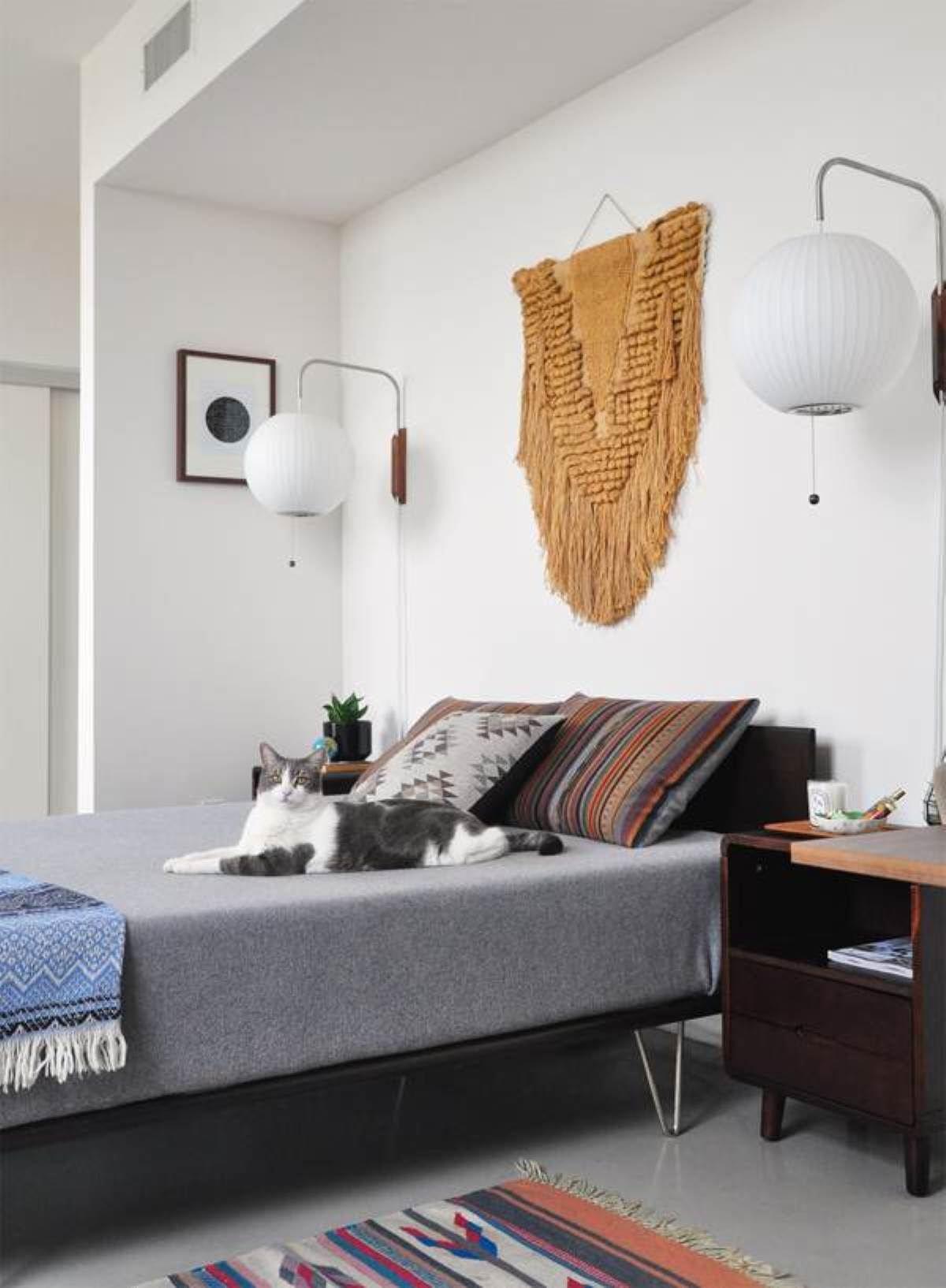 Lustra Wall Sconce Walnut Ball