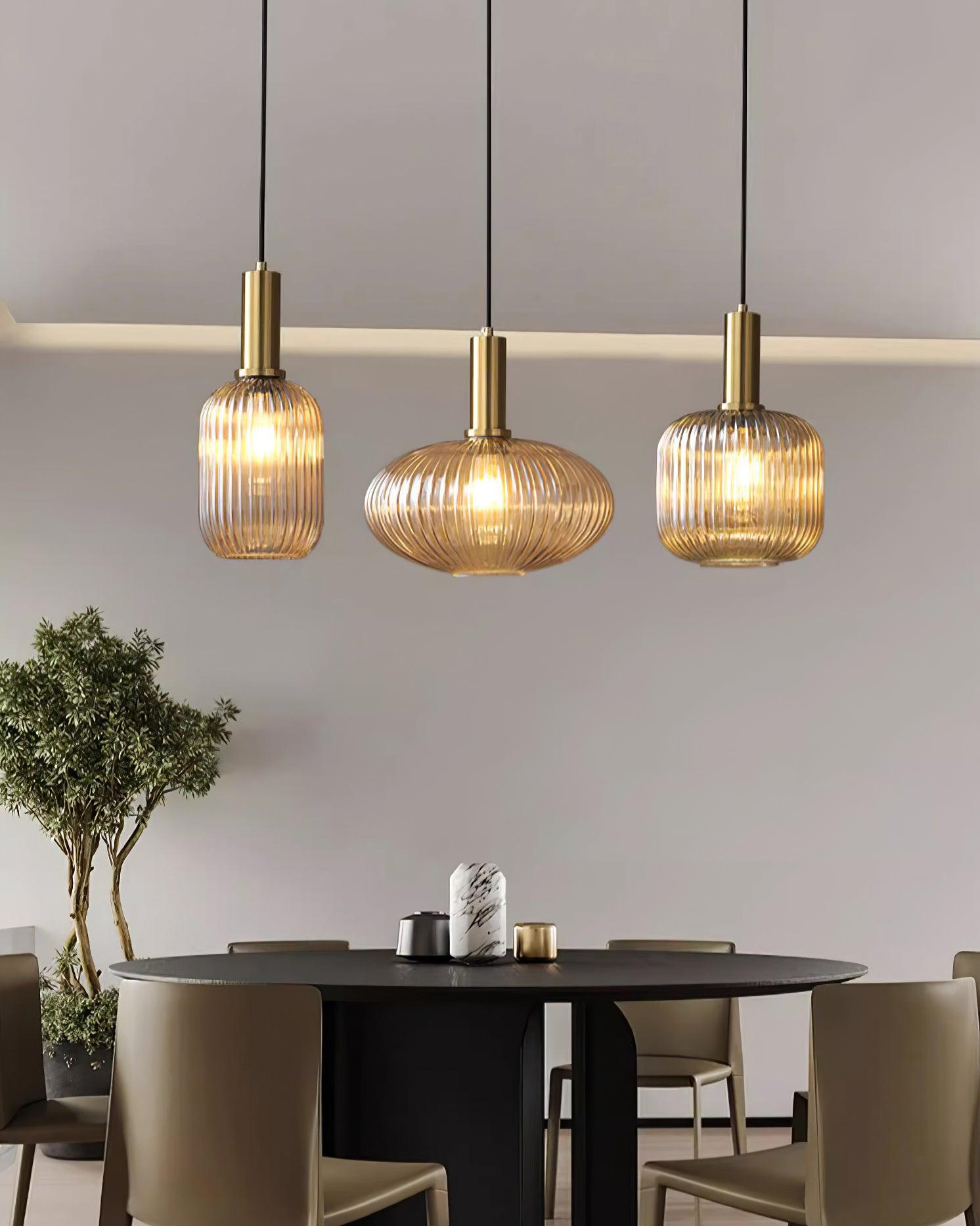 Elara Suspension Élégante à Rayures