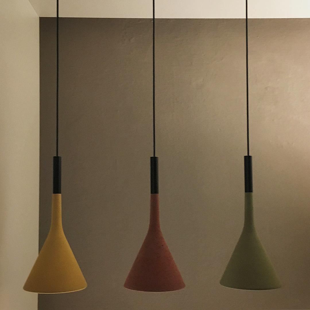 Solara Lampe suspendue conique en béton industrielle