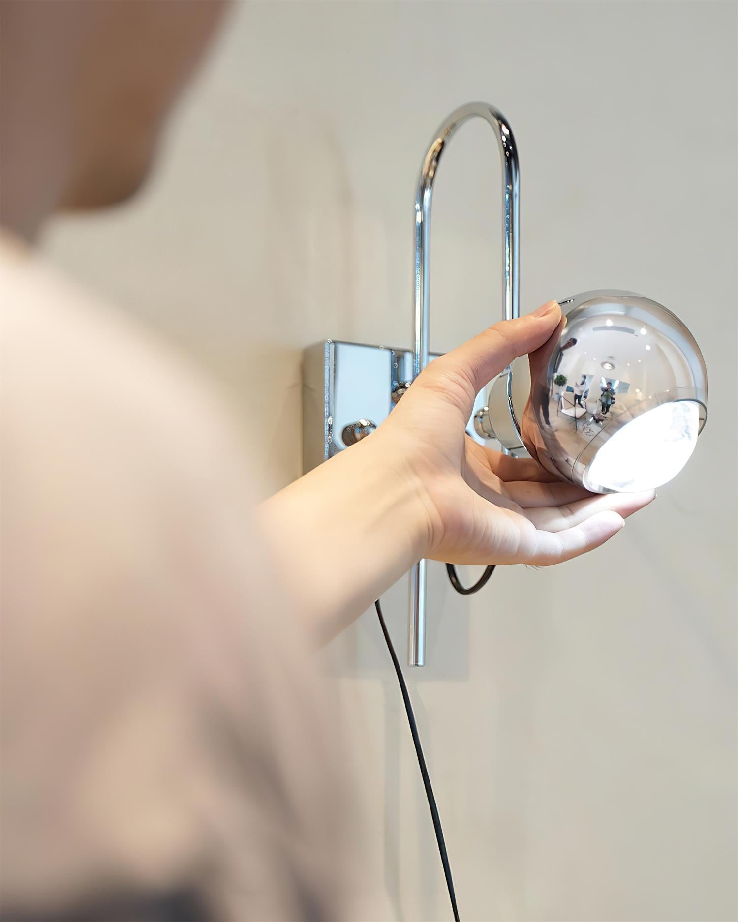 Nova Dot Lampe Murale Rétro-Futuriste