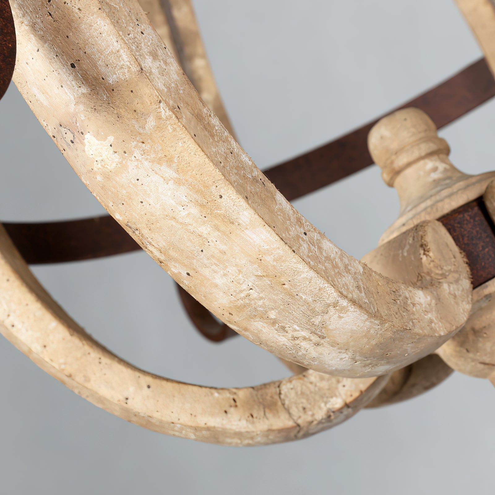 Cumaryra Lustre Traditionnel en Bois et Métal Sculpté à La Main