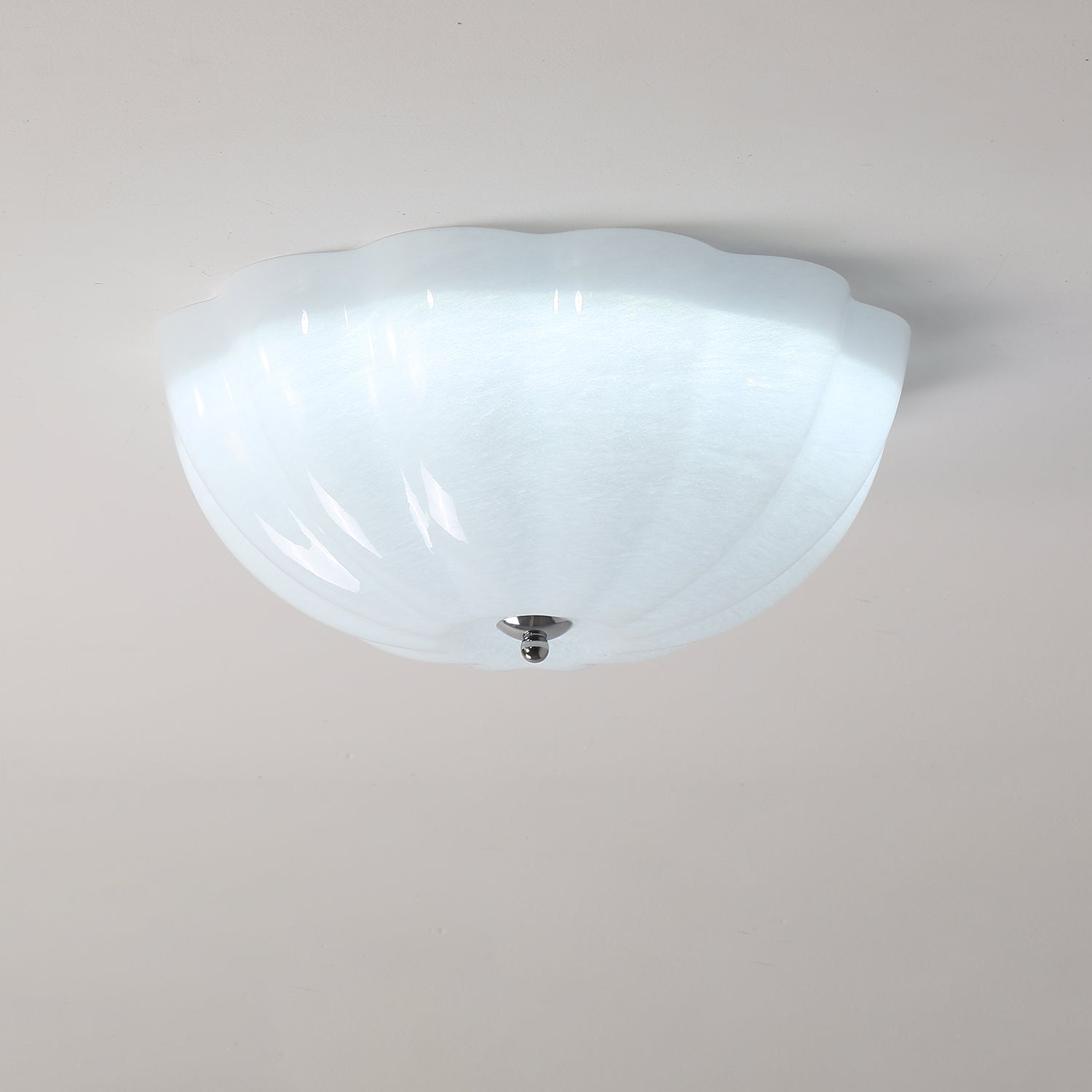 Uphaara Plafonnier en Verre Opale Coquillage Moderne