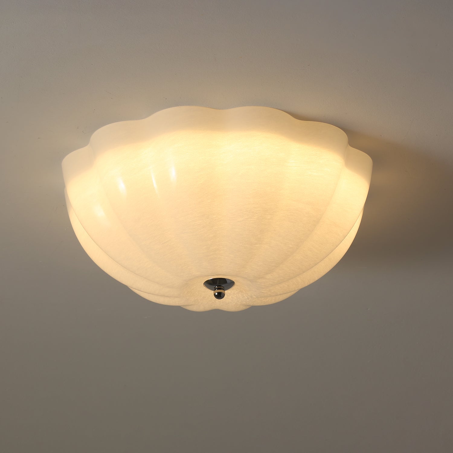 Uphaara Plafonnier en Verre Opale Coquillage Moderne