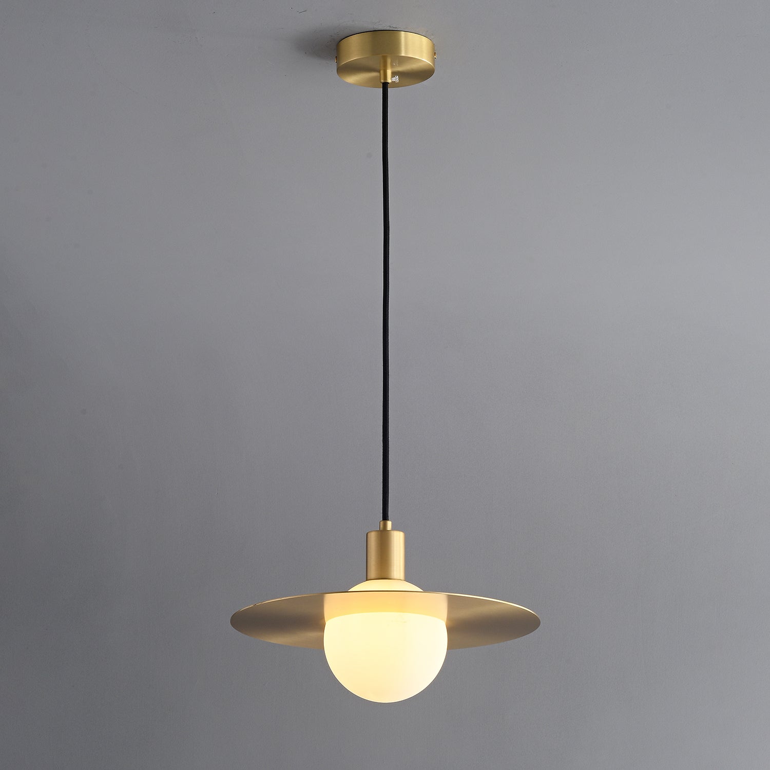 Orionis Lampe Suspendue en Verre et Laiton de Qualité Supérieure