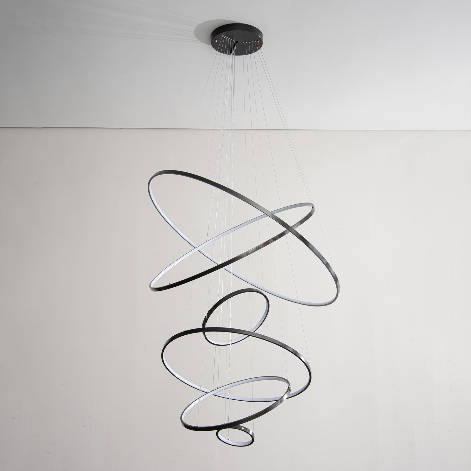 Arthaila Lustre Anneaux Modernes Minimalistes en Laiton